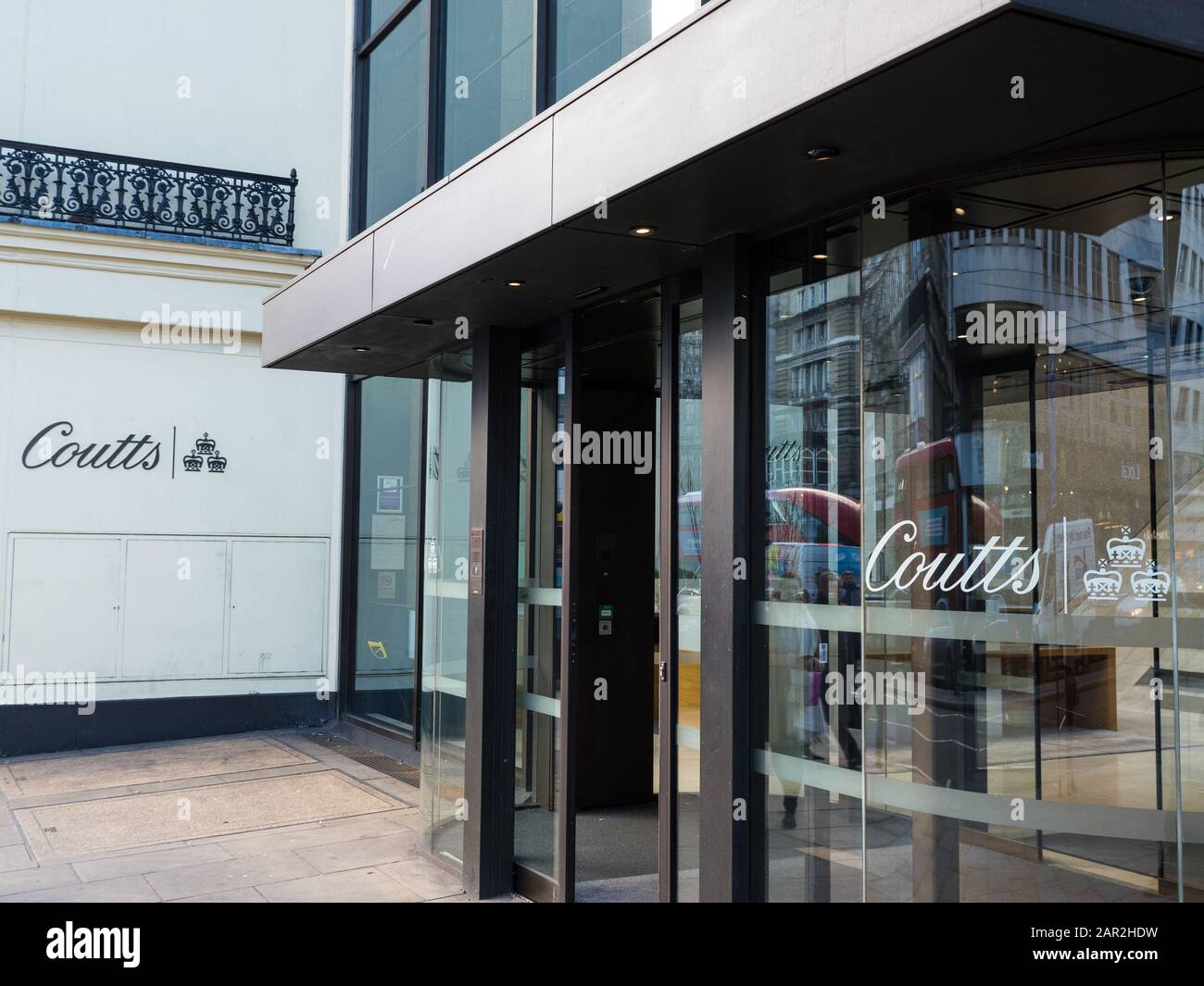 coutts-bank-london-stockfotos-und-bilder-kaufen-alamy