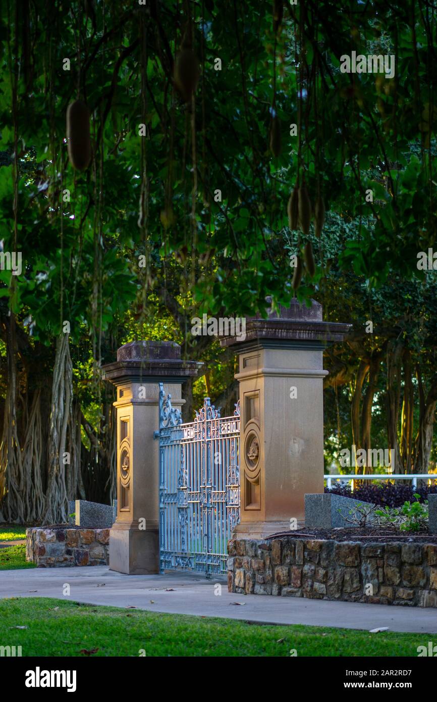 Maryborough Soldiers Memorial Gates, Teil des Queens Park Military Trail. Maryborough Queensland Stockfoto