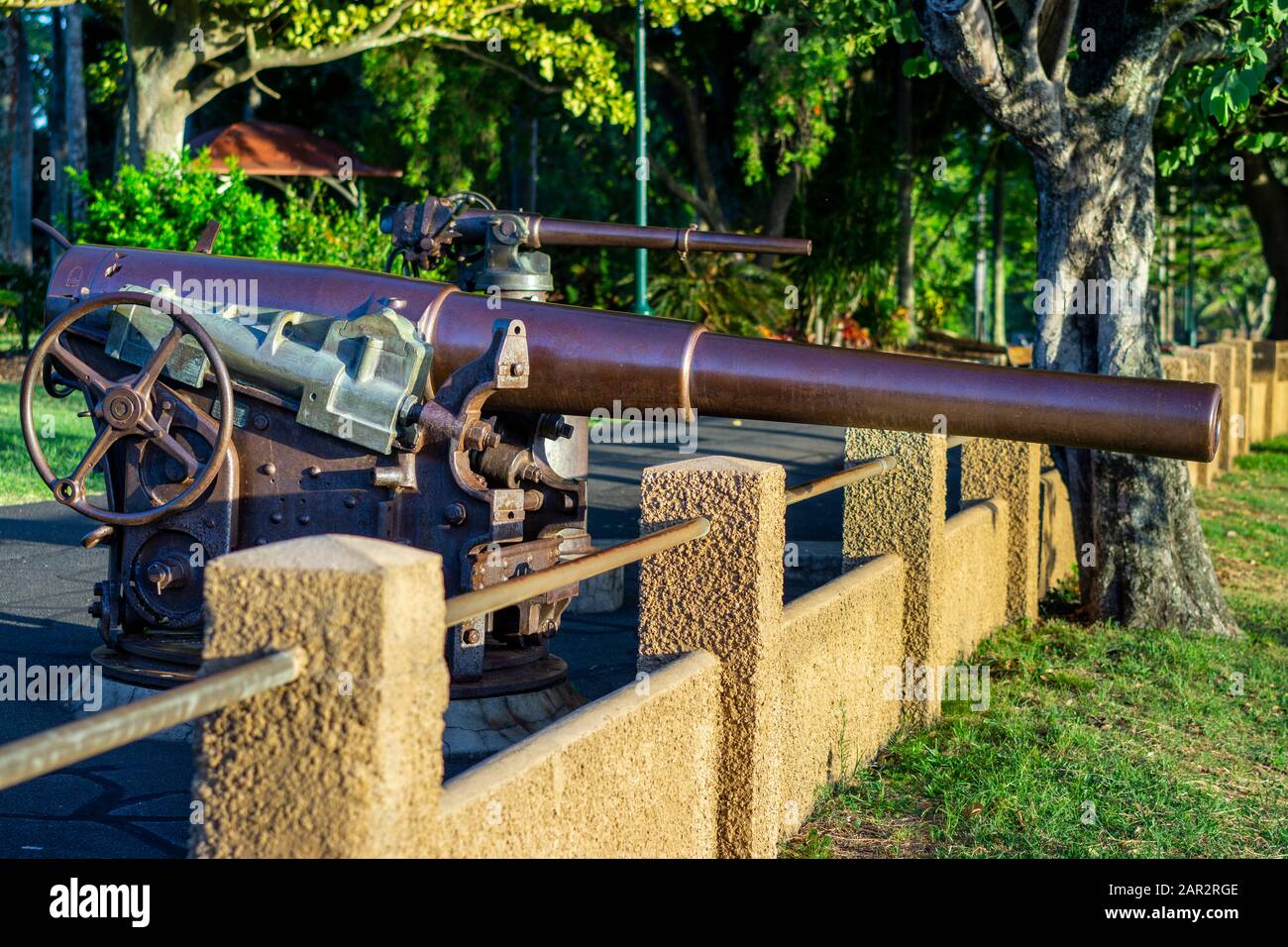 Historische koloniale Marinekanonen im Queens Park am Ufer des Mary River, Maryborough Queensland, ausgestellt Stockfoto