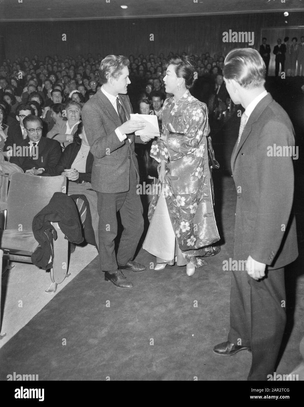 Premierenfilm Sayorana, Fan Dance von Miiko Taka Datum: 13. März 1958 Schlagwörter: Film, Premiere's persönlicher Name: Taka, Miiko Stockfoto