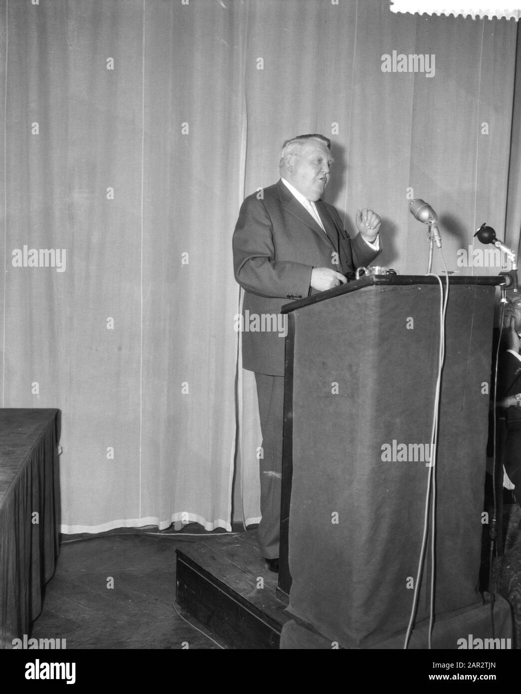 Zwölfter internationaler Kongress der Internationalen Union der Christdemokraten in Scheveningen Datum: 8. Mai 1958 Ort: Scheveningen, Zuid-Holland Schlüsselwörter: Kongresse, Politik, Verbände Stockfoto