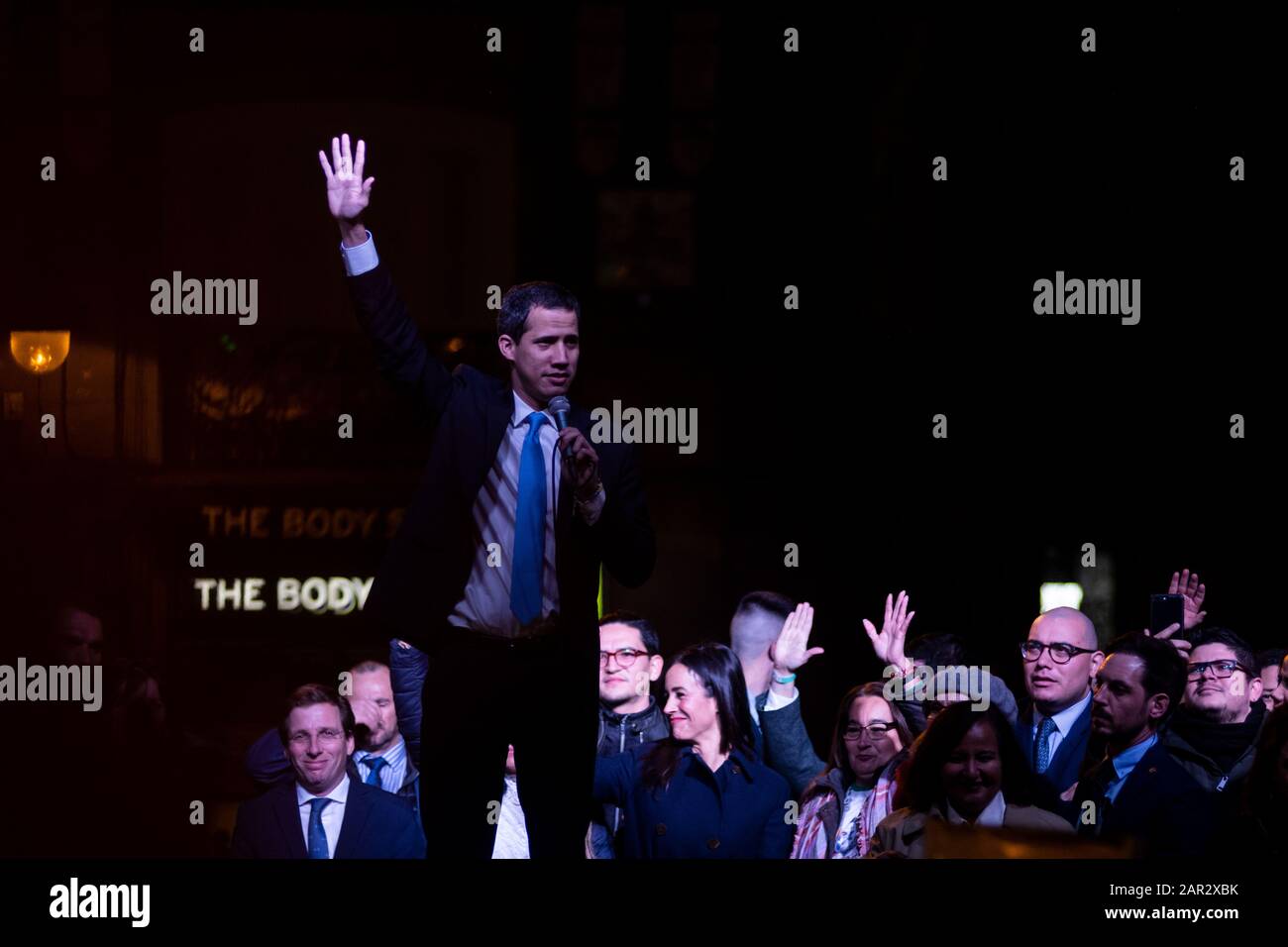 Madrid, Spanien. Januar 2020. Der venezolanische Oppositionsführer Juan Guaido bei einer Kundgebung in Puerta del Sol mit den in Madrid lebenden Venezolanen. Credit: Marcos del Mazo/Alamy Live News Stockfoto