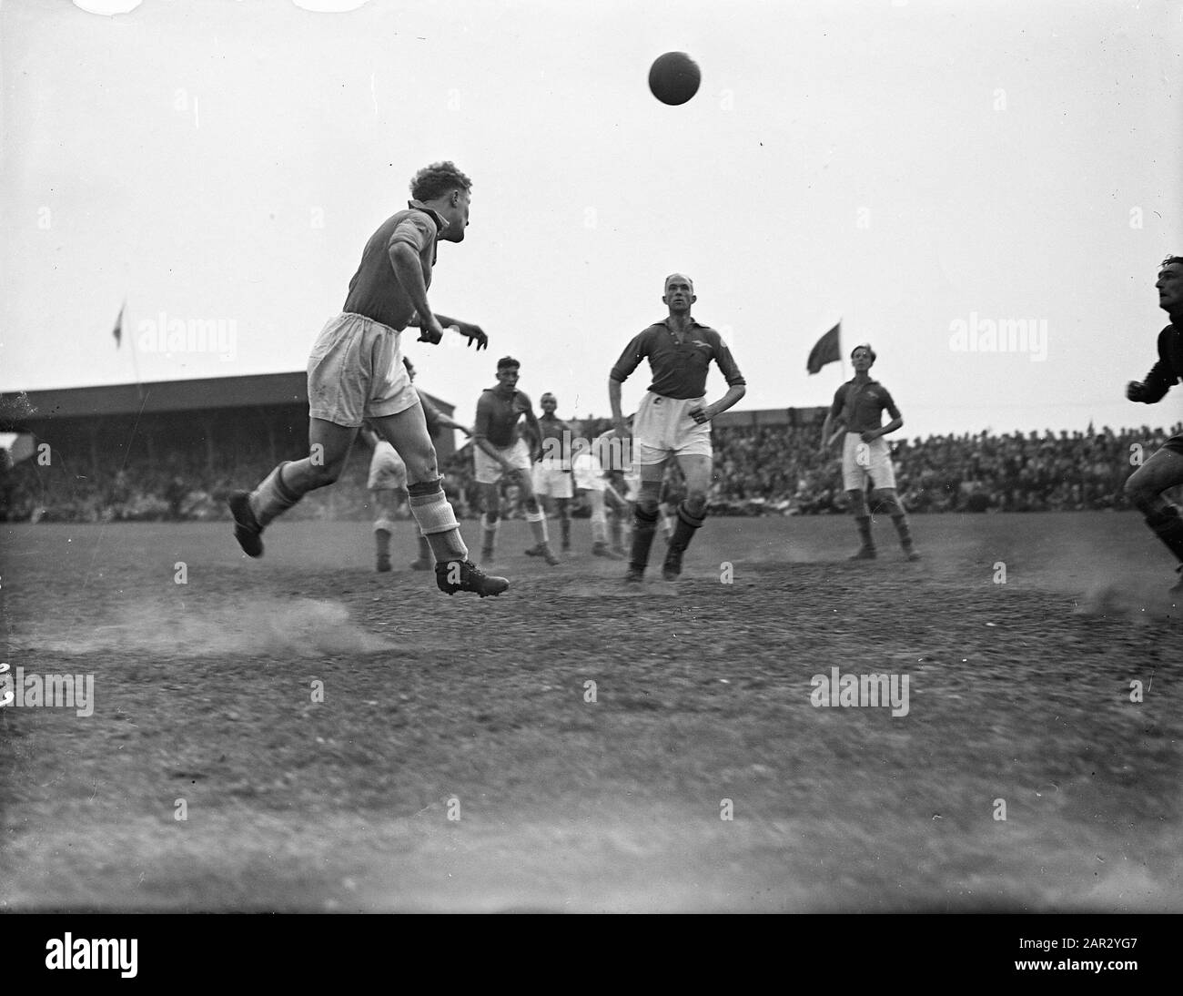 Sturmvogels vs. Volewijckers 1-3 Datum: 17. Mai 1947 Name Der Institution: Petrels, Volewijckers Stockfoto