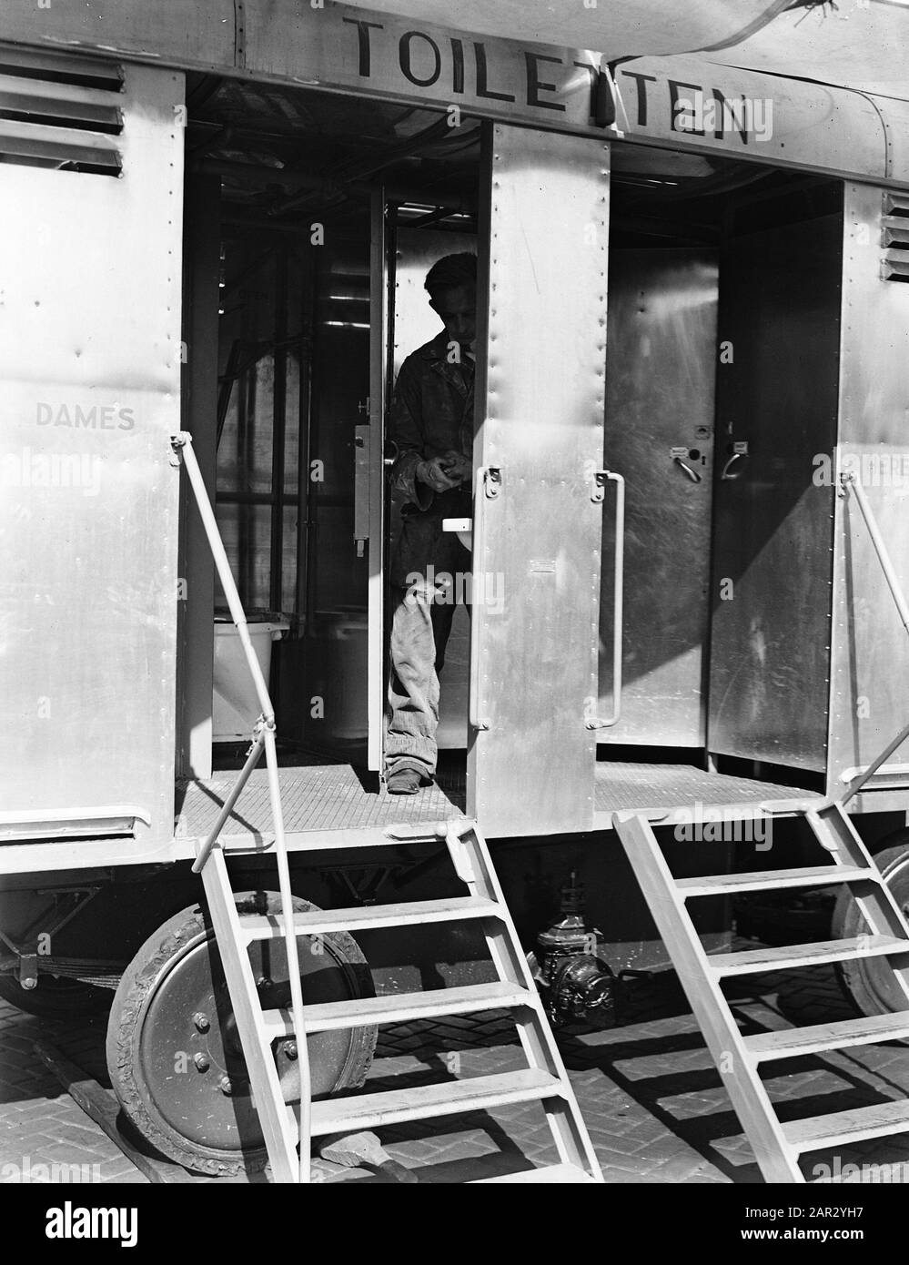Toiletwagen der Amsterdam City Cleaning. Datum: 22.Juli 1948 Stichwörter: Stadtreinigung Stockfoto