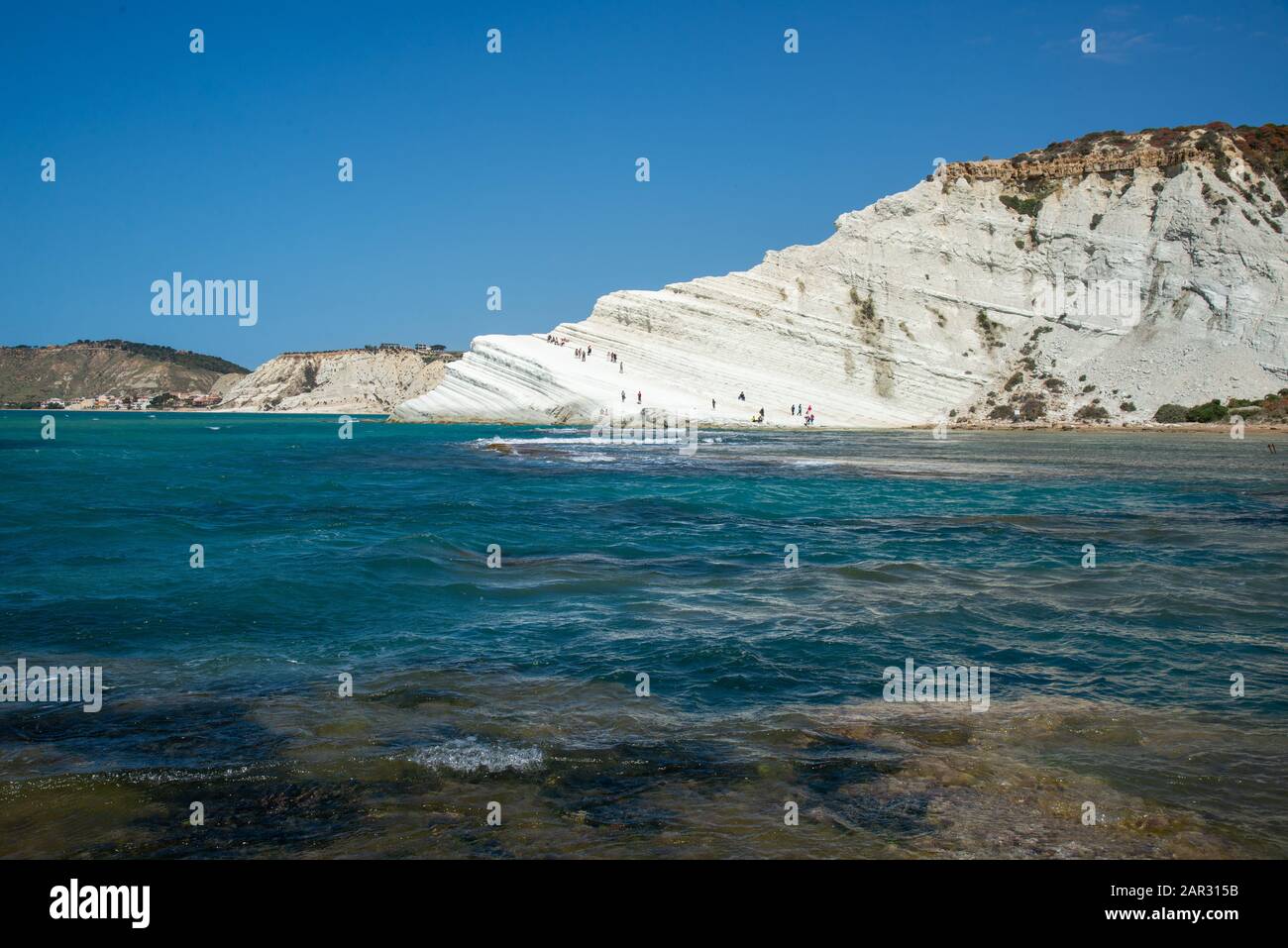 Berühmte Scala del Turci, weiße Sandsteinfelsen in der Nähe von Agrigent auf Sizilien, Italien Stockfoto