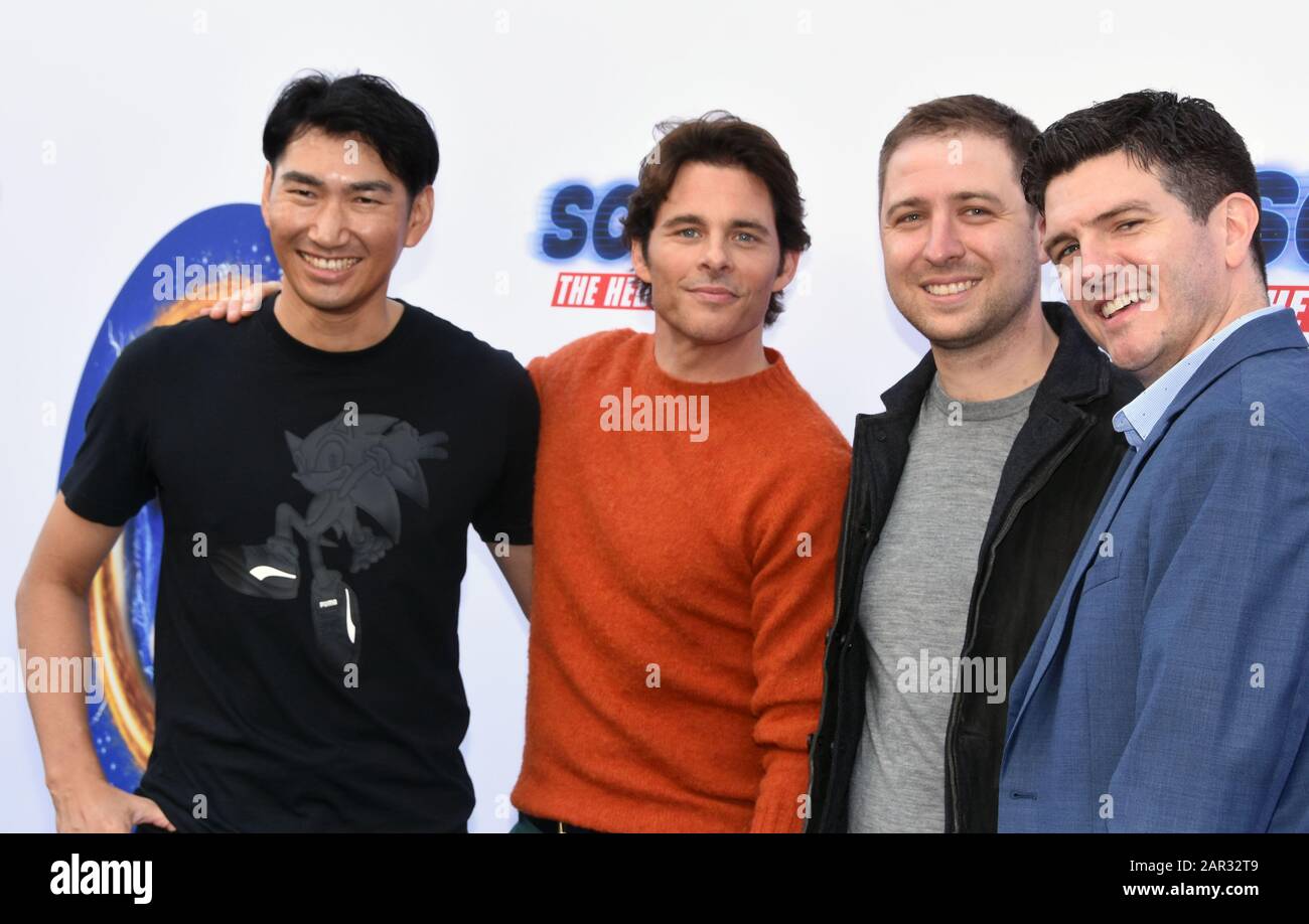 Los Angeles, Kalifornien, USA 25. Januar 2020 (L-R) SEGA-CEO Haruki Satomi, Schauspieler James Marsden, Produzent Toby Ascher und Regisseur Jeff Fowler besuchen Paramount Pictures 'Sonic The Hedgehog' Family Day Event am 25. Januar 2020 in den Paramount Studios in Los Angeles, Kalifornien, USA. Foto von Barry King/Alamy Live News Stockfoto