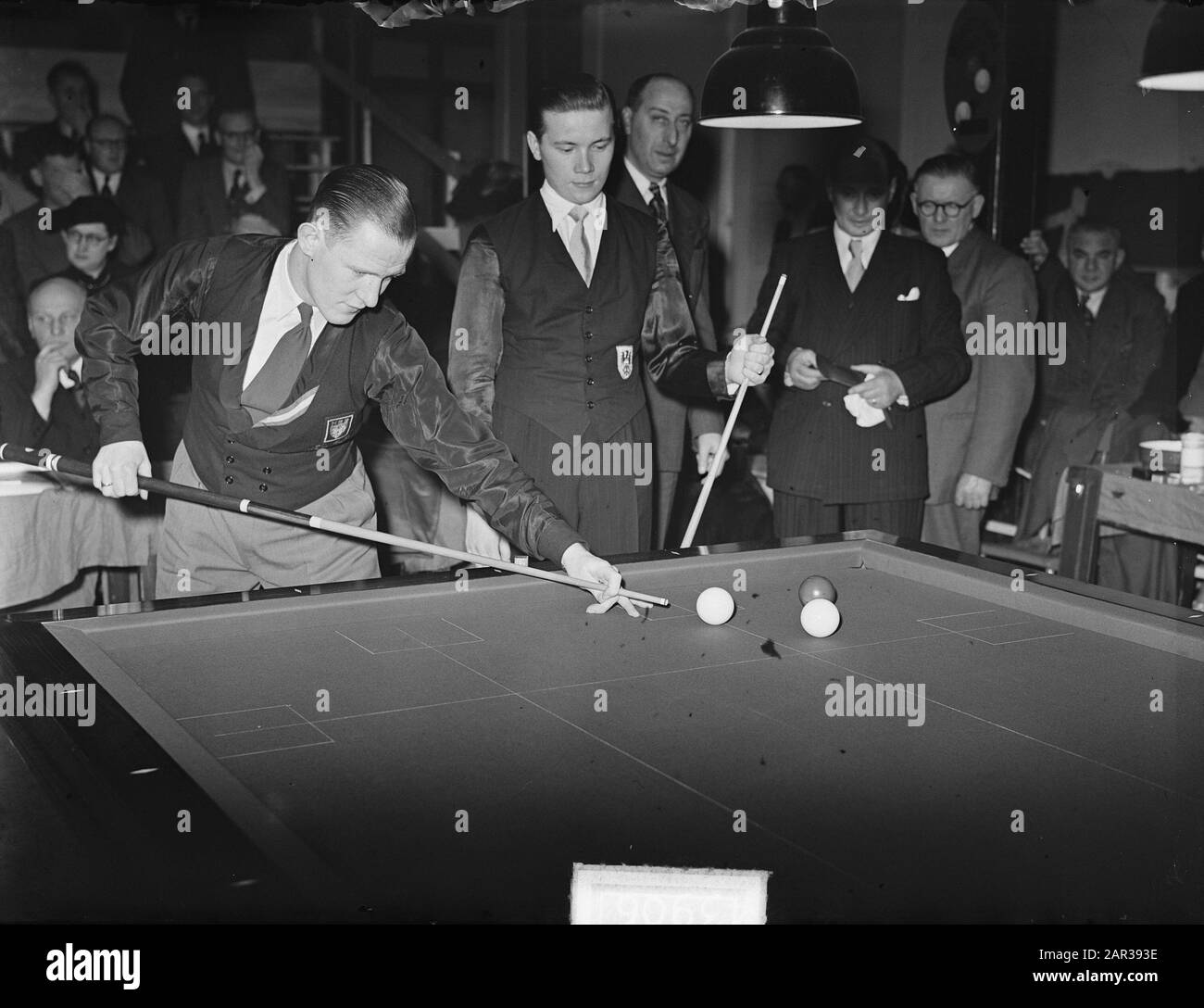 Billardweltmeisterschaften in Waalwijk Datum: 11. Januar 1951 Ort: Noord-brabant, Waalwijk Schlagwörter: Billardweltmeisterschaften Stockfoto