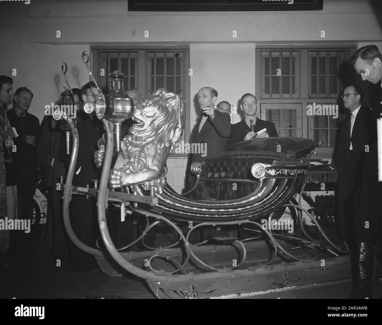 Verkehrsausstellung in Waaggebouw 125 Jahre Verkehrspolizei Amsterdam Datum: 30 Januar 1951 Schlagwörter: Verkehrsausstellungen Stockfoto