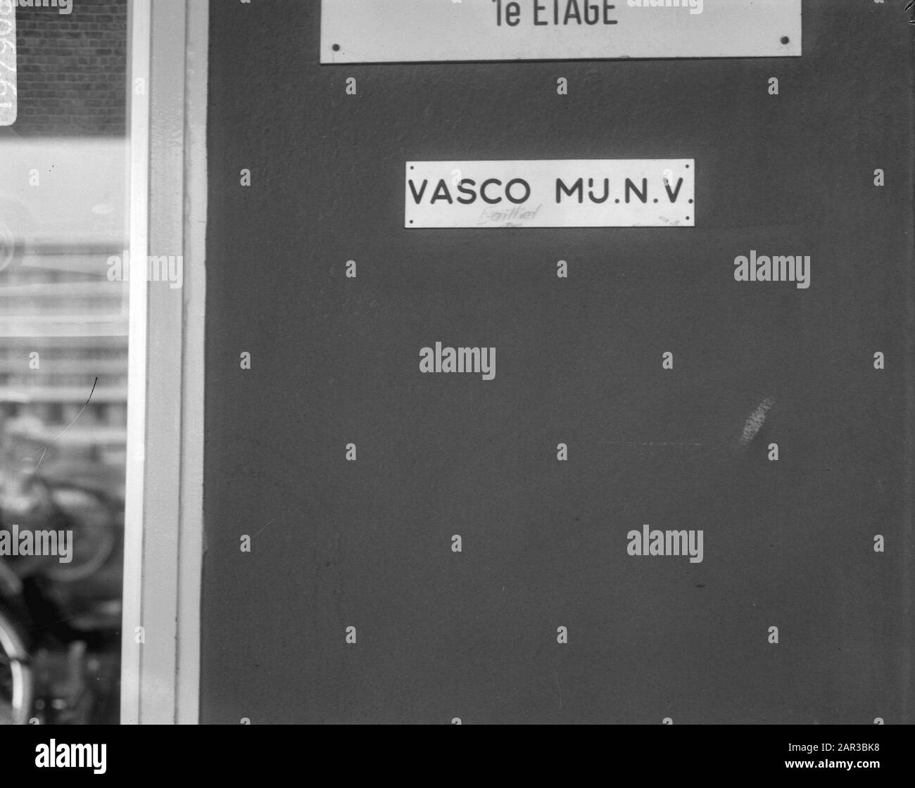 Vasco Mij NV te Heerlen Namensschild Vasco Mij. N.V. im ersten Stock Datum: 14. November 1966 Standort: Heerlen, Limburger Stichwörter: Namensschilder, Aktiengesellschaften Stockfoto