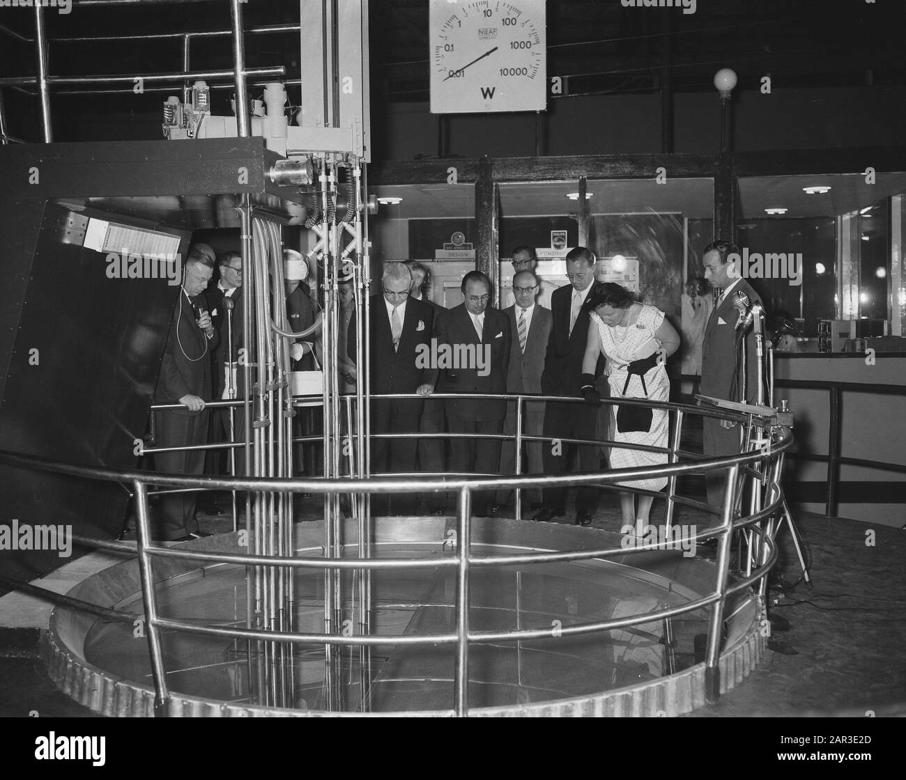 Roboter en Narman op Spees Datum: 26. Juni 1957 Schlagwörter: Robotten Stockfoto