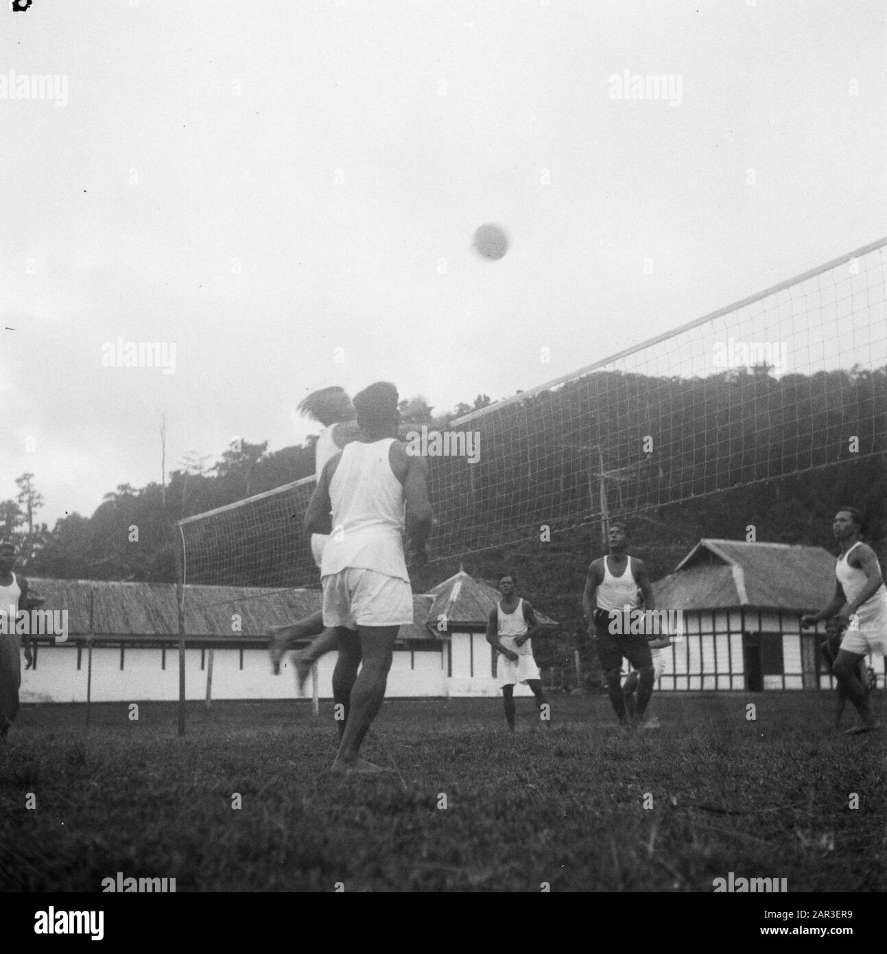 Reportage Hollandia [Hollandia. Volleyballwettbewerb] Datum: Februar 1947 Ort: Hollandia, Indonesien, Niederländisch-Ostindien, Neuguinea Stockfoto