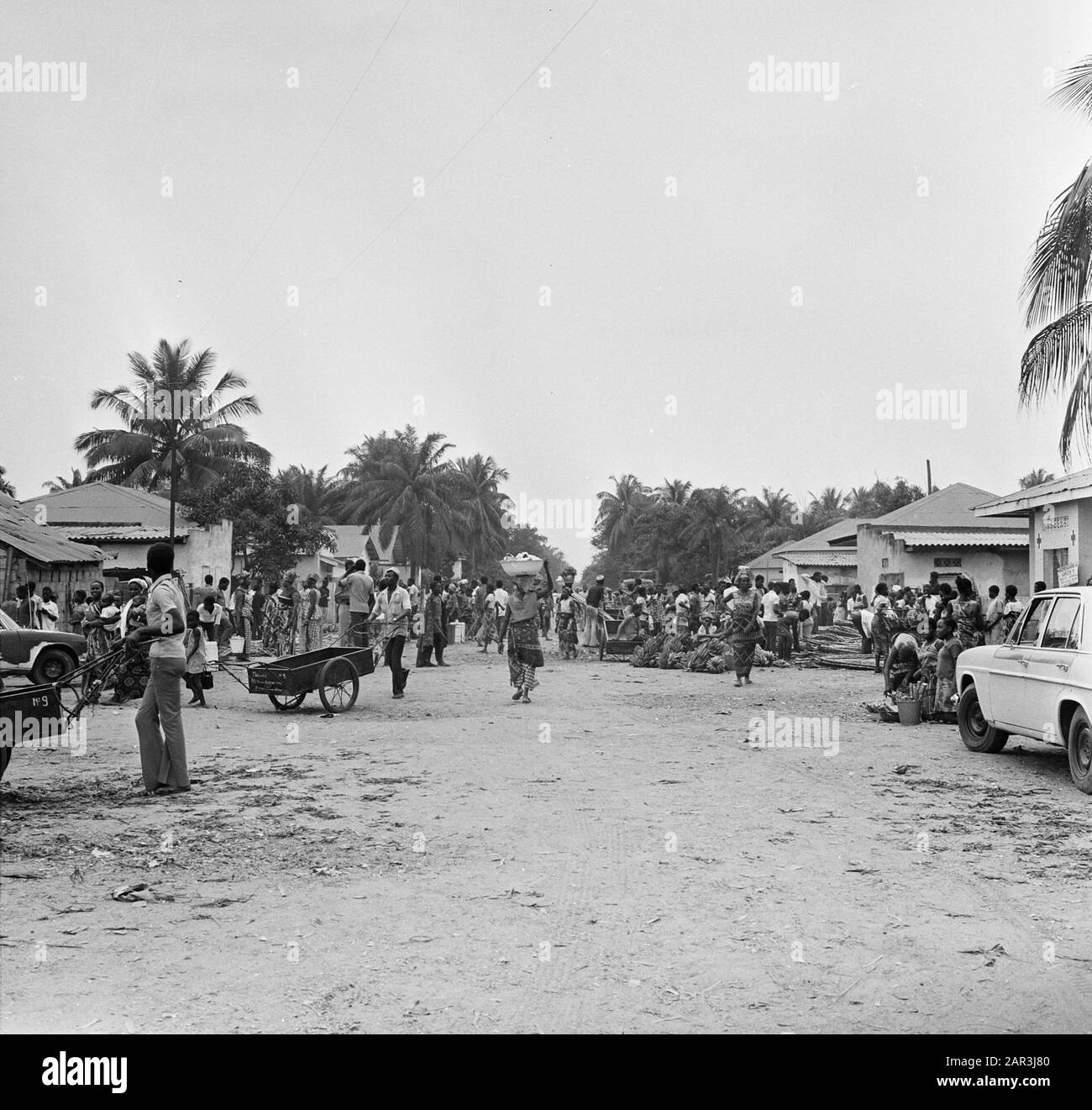 Zaire (ehemals Belgischer Kongo) Streetscape in Kinshasa Datum: 24. Oktober 1973 Ort: Kongo, Kinshasa, Zaire Schlüsselwörter: Stadtansichten Stockfoto