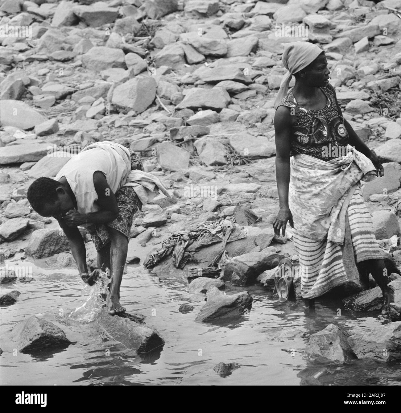 Zaire (ehemals Belgischer Kongo) Leben auf dem Land Datum: 24. Oktober 1973 Ort: Kongo, Zaire Schlüsselwörter: Frauen Stockfoto