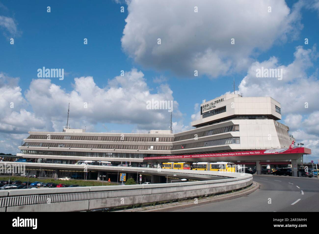 Terminalgebäude der sechziger Jahre am Flughafen Berlin-Tegel, auch bekannt als Flughafen Otto Lilienthal, Deutschland Stockfoto