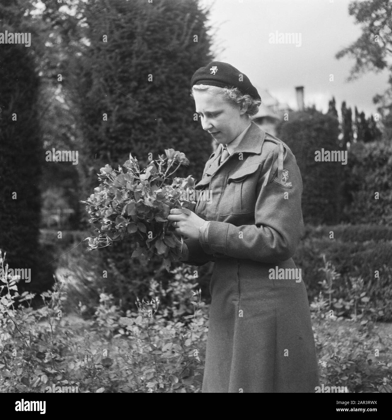 Trainingslager für das Frauen-Hilfskorps in Bouvigne Armee, Ausbildung, Soldaten, Frauen Datum: August 1945 Ort: Breda Schlagwörter: Armee, Militär, Ausbildung, Frauen Institutionenname: VHK Stockfoto