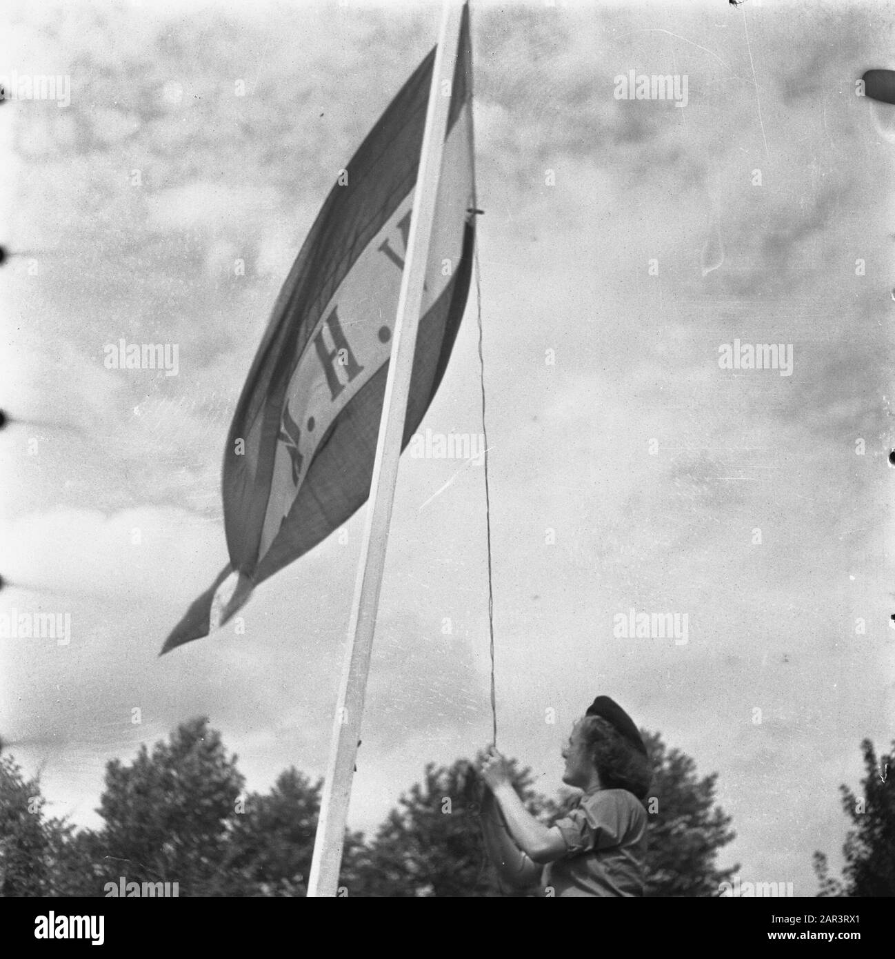 Trainingslager für das Frauen-Hilfskorps in Bouvigne Armee, Ausbildung, Soldaten, Frauen Datum: August 1945 Ort: Breda Schlagwörter: Armee, Militär, Ausbildung, Frauen Institutionenname: VHK Stockfoto