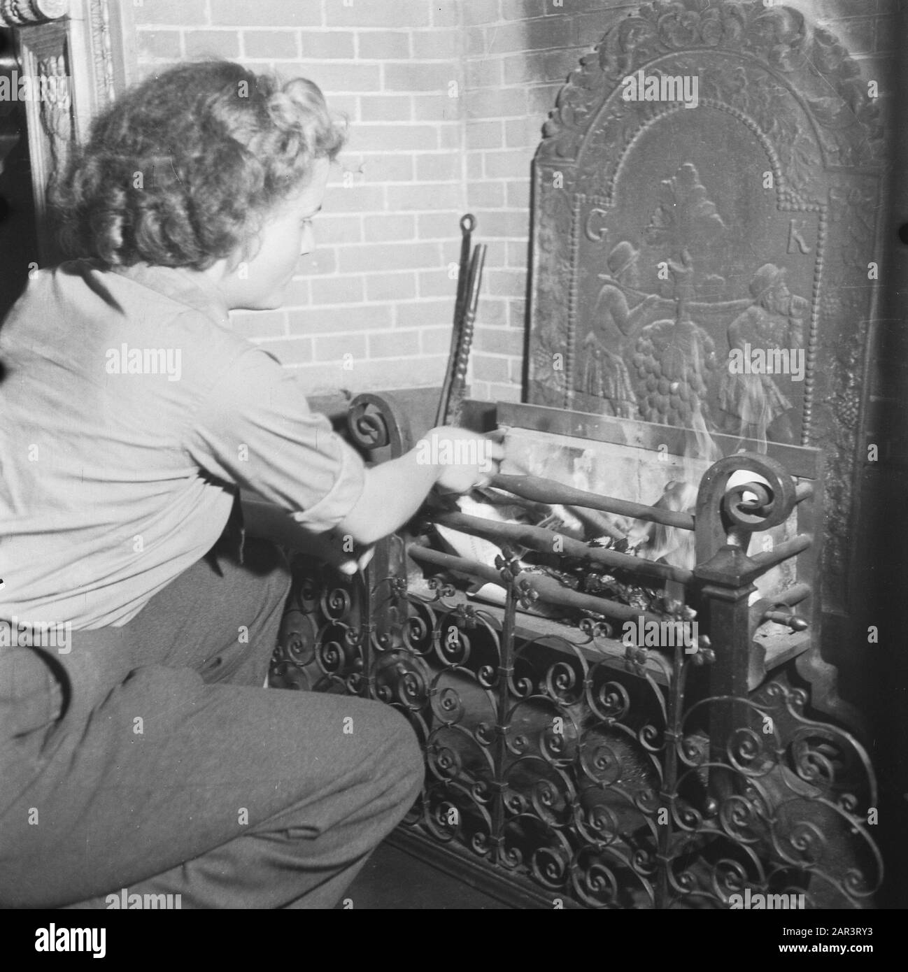 Trainingslager für das Frauen-Hilfskorps in Bouvigne Armee, Ausbildung, Soldaten, Frauen Datum: August 1945 Ort: Breda Schlagwörter: Armee, Militär, Ausbildung, Frauen Institutionenname: VHK Stockfoto