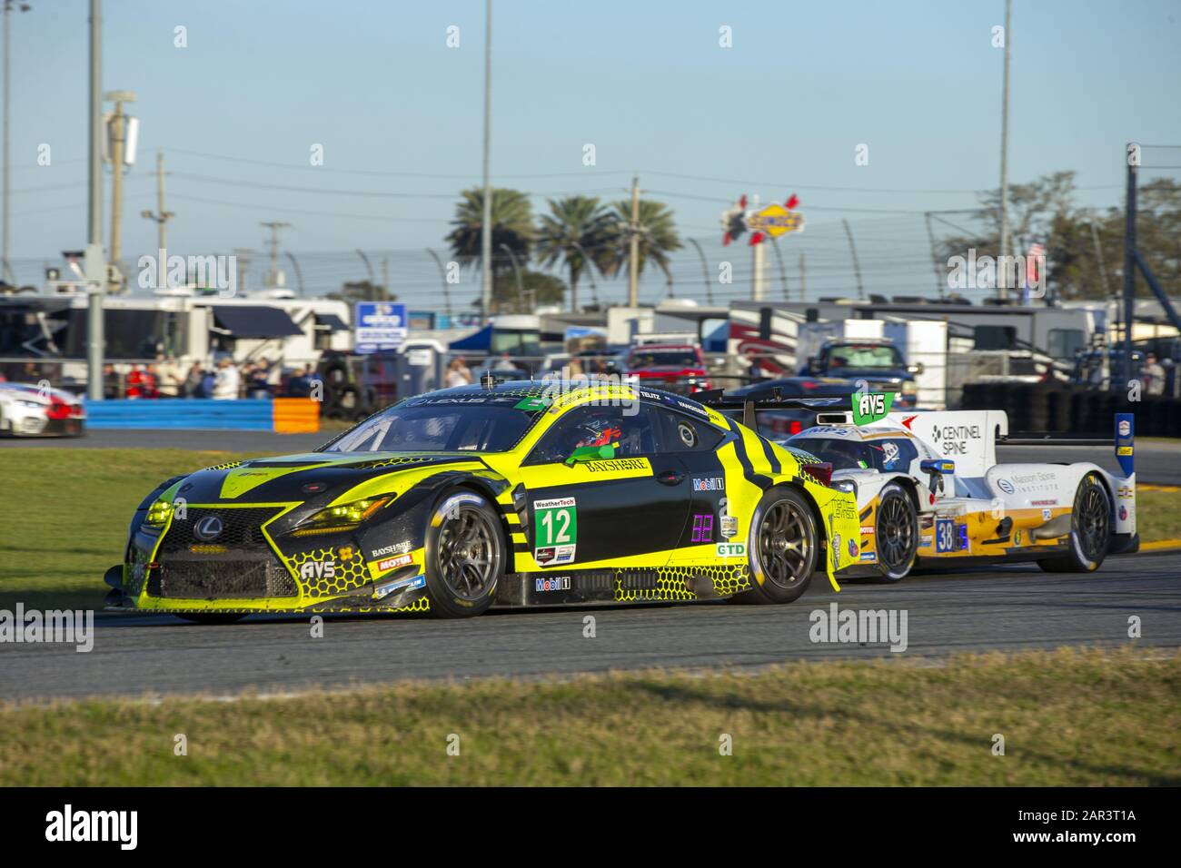 Daytona Beach, Florida, USA. Januar 2020. Die AIM VASSER SULLIVAN Lexus RC-F GT3 Autorennen für die Position für die Rolex 24 In Daytona auf dem Daytona International Speedway in Daytona Beach, Florida. (Bild: © Logan Arce/ASP) Stockfoto