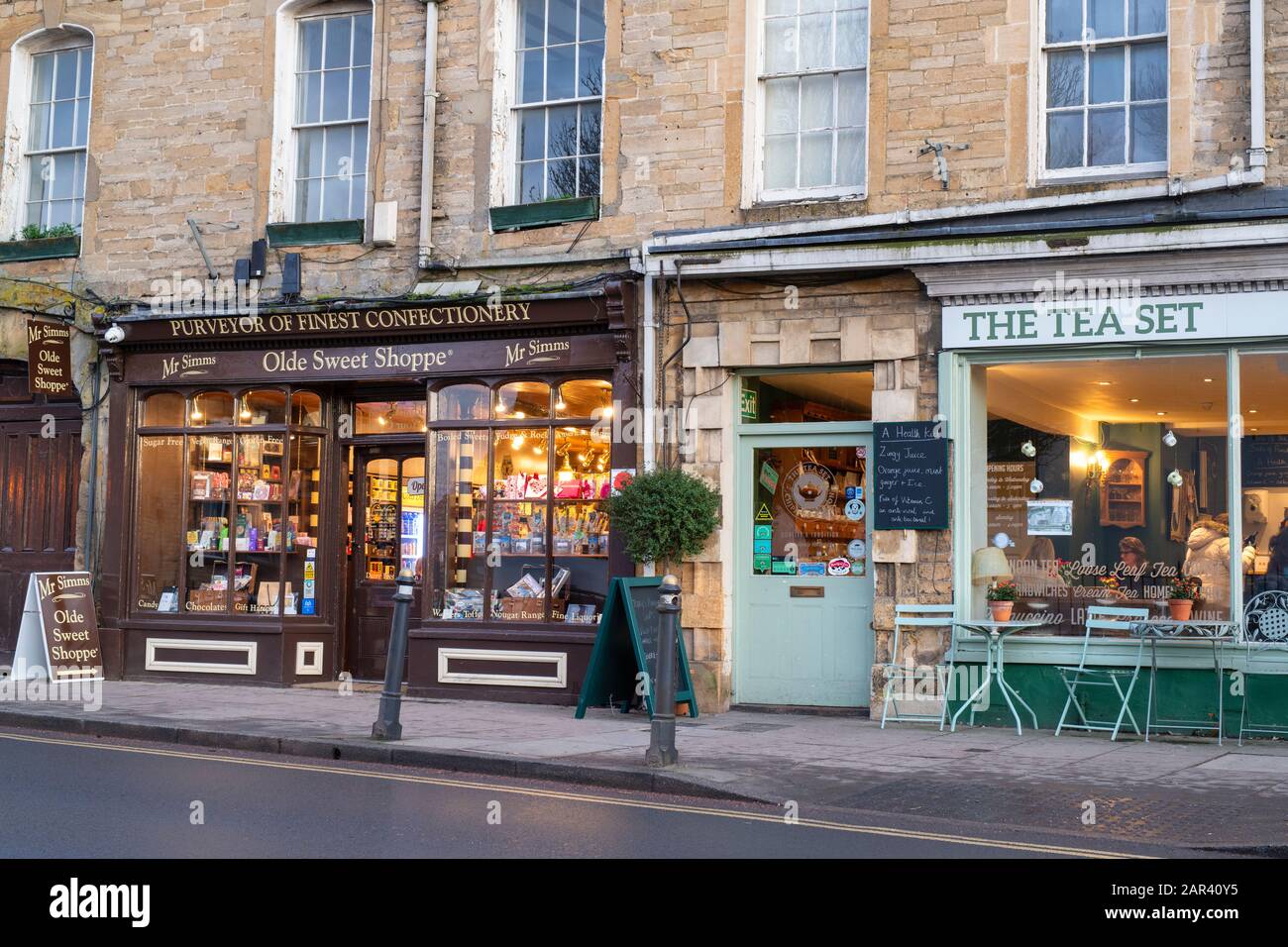 Herr Simms Olde Sweet Shoppe. Old Sweet Shop und Teestube. Chipping Norton, Cotswolds, Oxfordshire, England Stockfoto