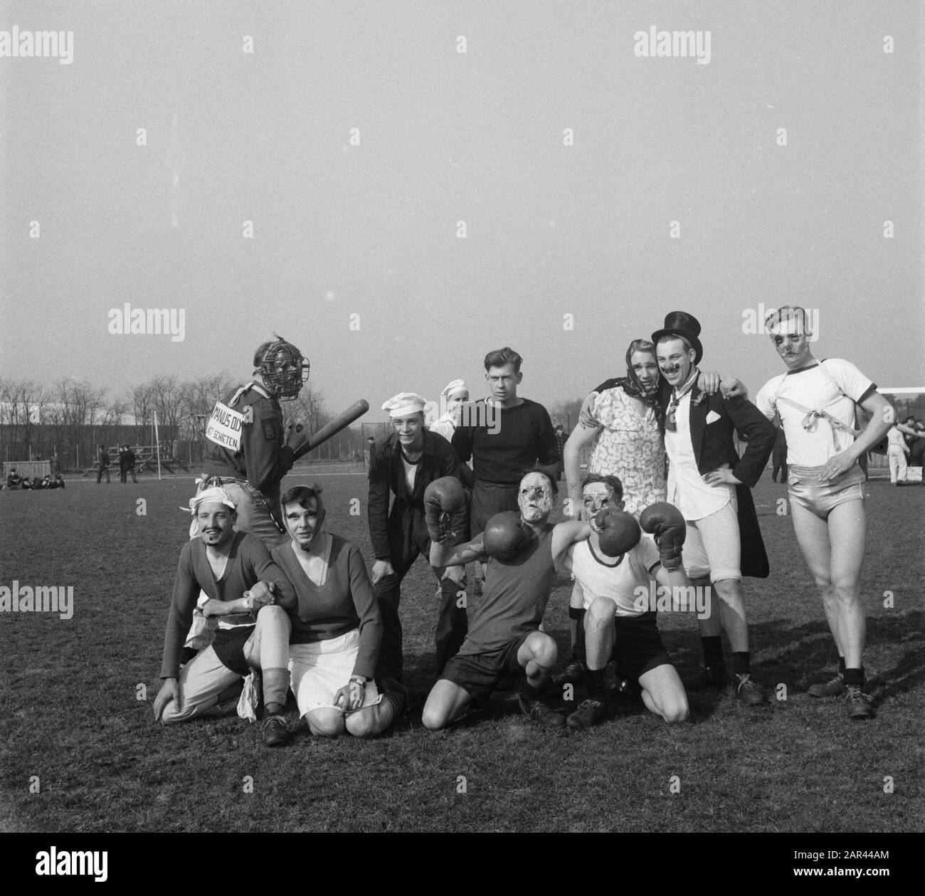 Mok Hilversum 5 Jahre verschiedene Sportparties 6/6 Filmdatum: 6. März 1951 Ort: Hilversum Schlagwörter: Sportpartys Stockfoto