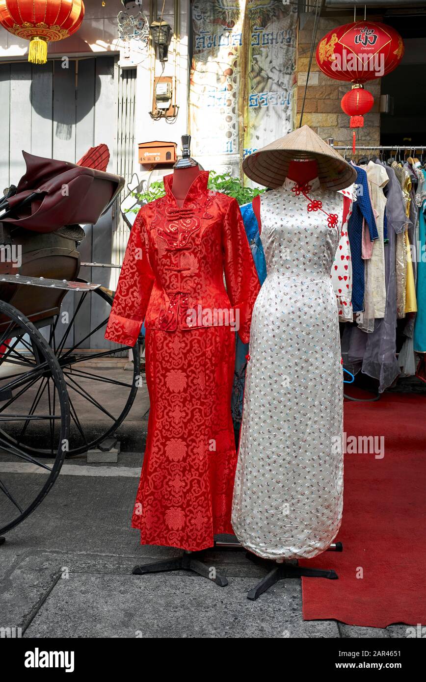 Traditionelles chinesisches Kleid Cheongsam Kleider zum Verkauf Stockfoto
