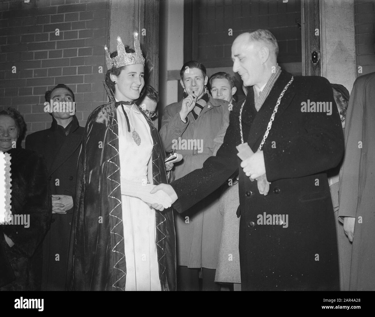 St. Lucia Lichtfiest in Beek (Limburger) Datum: 11. Dezember 1952 Standort: Beek, Limburger Institutionenname: Luciafeest Stockfoto