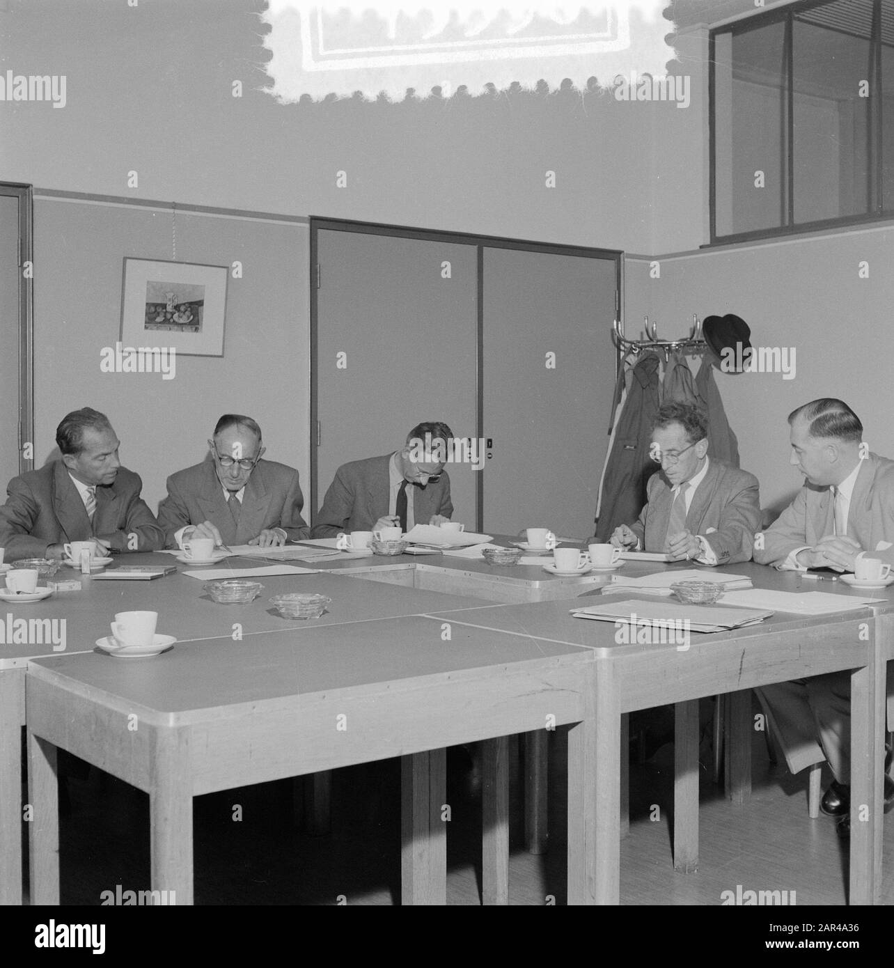 Aufgaben Prüfungen Den Haag für International Technical Study Center Amsterdam Datum: 17. September 1955 Standort: Amsterdam, den Haag Schlüsselwörter: Prüfungen, Aufgaben Stockfoto