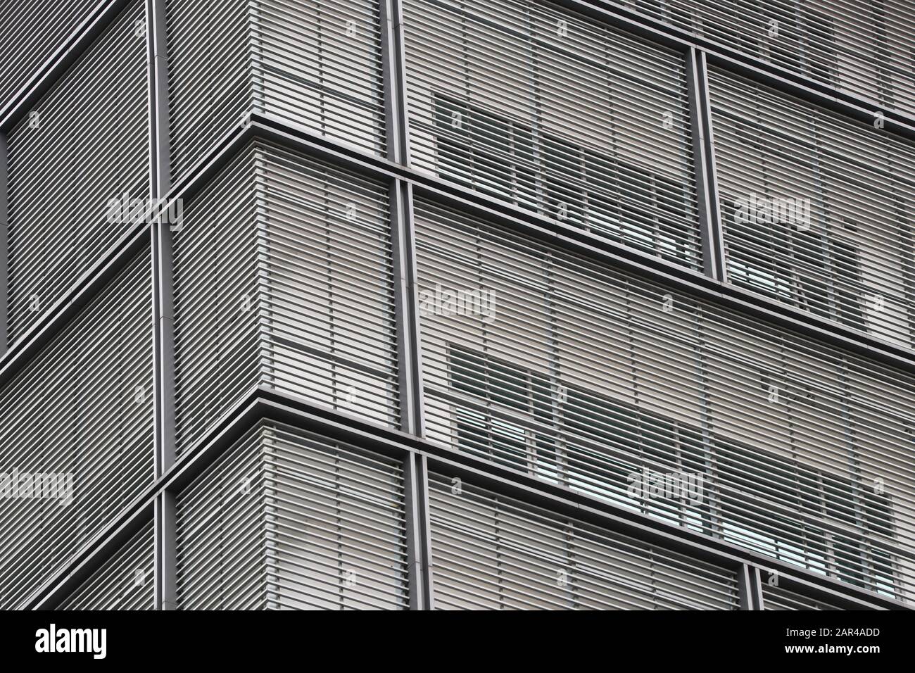 Die Dekoration mit Lattenenleisten, um Licht in das Gebäude zu filtern. Stockfoto