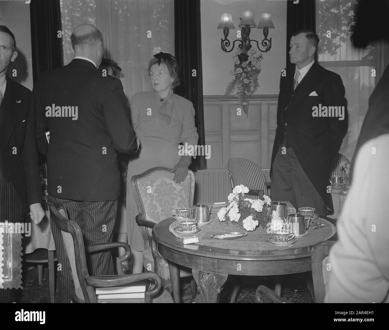 H. M. de Koningin besucht Leeuwarden Datum: 24. September 1952 Ort: Friesland, Leeuwarden Personenname: H. M. de Koningin Stockfoto