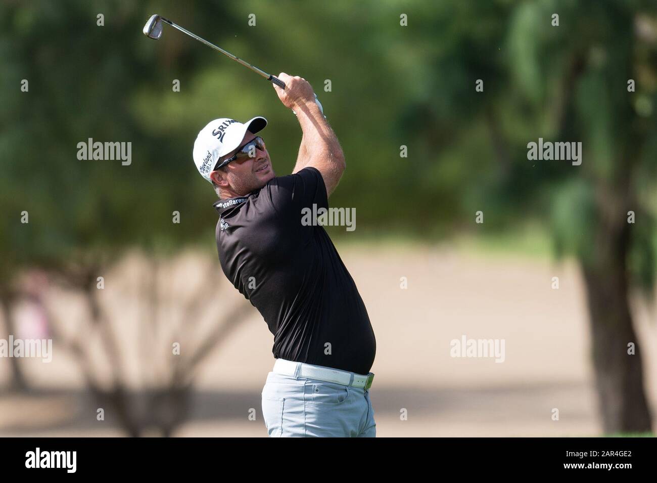 Dubai, VAE. Januar 2020. Ryan Fox of New Zealand spielt in der Endrunde während der PGA European Tour Dubai Desert Classic im Emirates Golf Club, Dubai, VAE am 26. Januar 2020 einen Schuss ins erste Grün. Foto von Grant Winter. Nur redaktionelle Nutzung, Lizenz für kommerzielle Nutzung erforderlich. Keine Verwendung bei Wetten, Spielen oder einer einzelnen Club-/Liga-/Spielerpublikationen. Kredit: UK Sports Pics Ltd/Alamy Live News Stockfoto