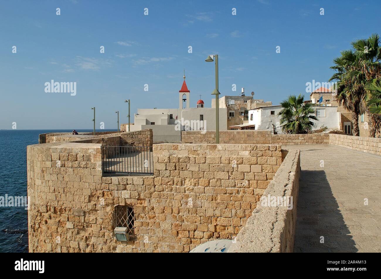 Kirche des Heiligen Johannes und alte Stadtmauer, Acco, Israel Stockfoto