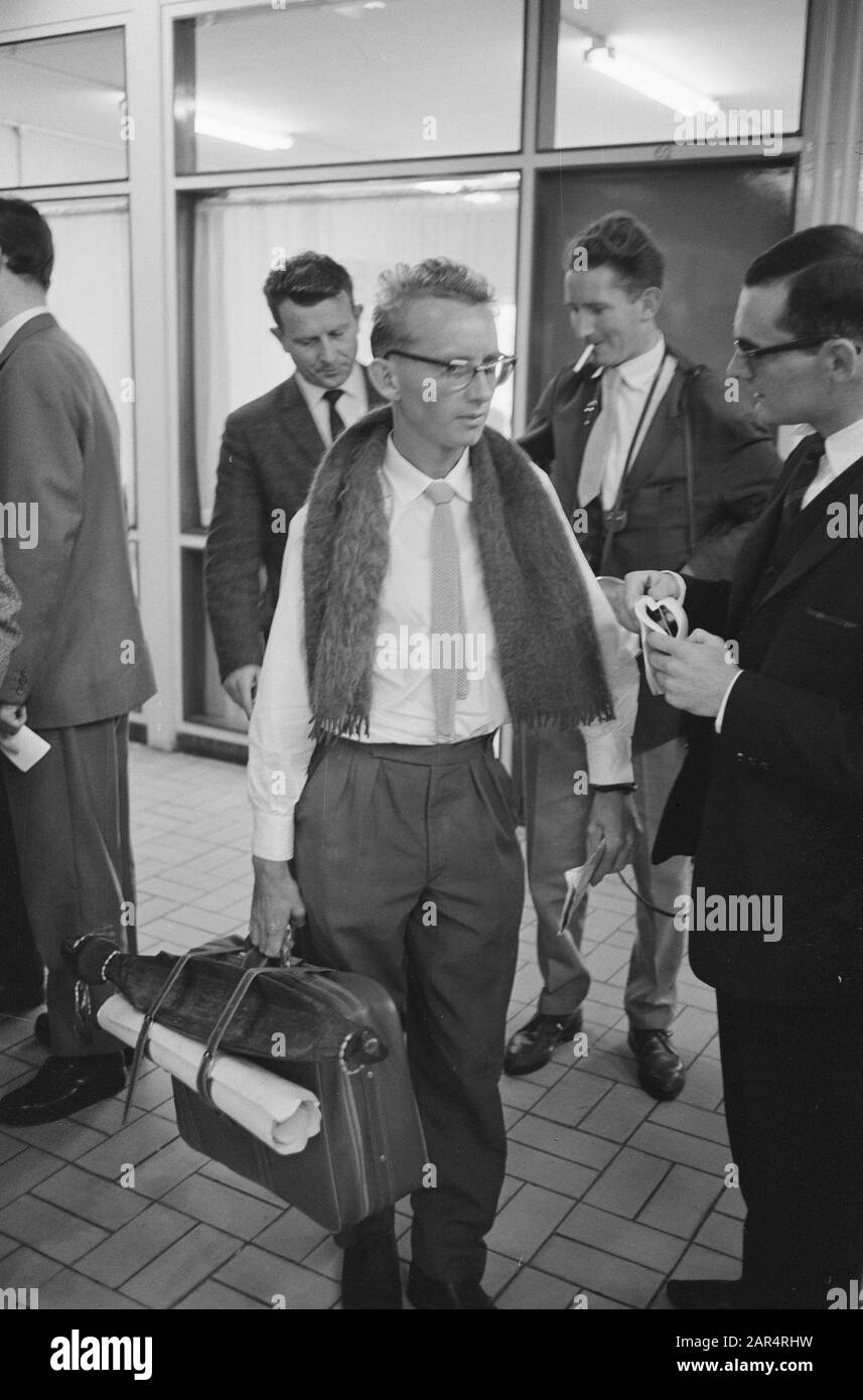 Evacues aus Niederländisch-Neuguinea (mit zwei Sohn und Soldat Clement) Datum: 29. Mai 1962 Stockfoto