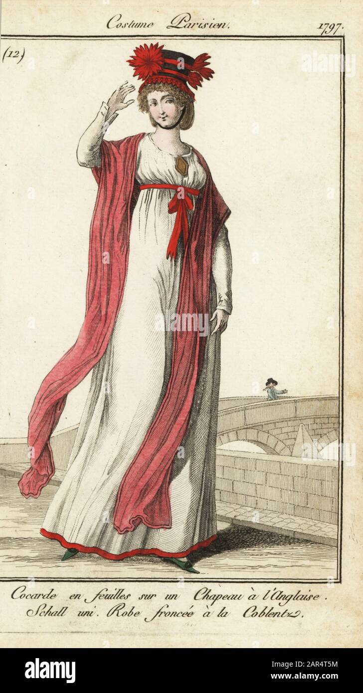 Frau im Royalist-Kleid im Coblentz-Stil, 1797. Ihr englischer Hut hat eine Laub-Kakade. Sie trägt einen rosa Schal über einem gerafften Kleid im Coblentz-Stil. Cocarde en feuilles sur un chapeau a l'Anglaise. Schall uni. Robe Froncee a la Coblentz. Coblentz war eine royalistische Hochburg in Deutschland, wo verdrängte französische Adlige sich in den frühen Jahren der Französischen Revolution versammelten. Handkolorierter Kupferstich von Pierre de la Mesangere's Journal des Modes et Dames, Paris, 1797. Die Illustrationen im Band 1 wurden von Carle Vernet, Claude Louis Desrais Stockfoto