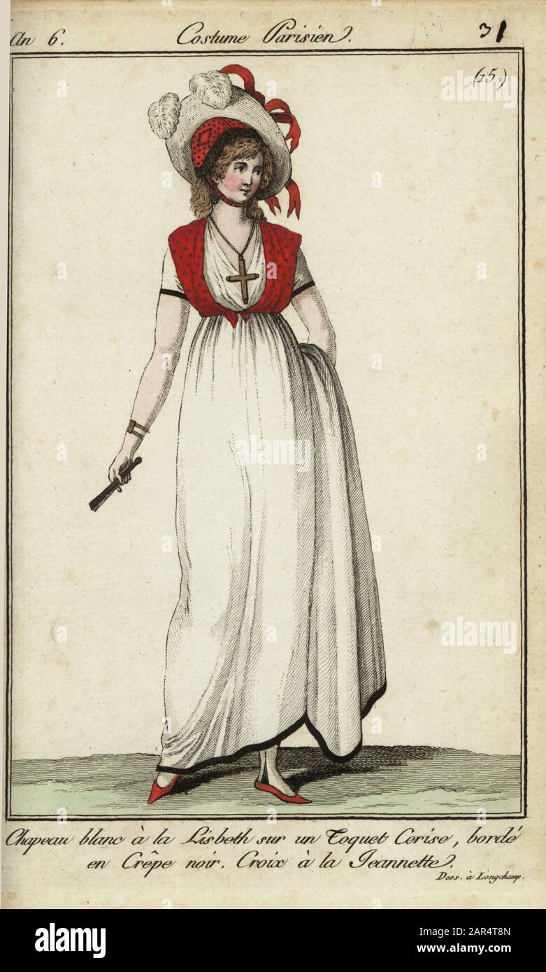 Frau in Lisbeth-Hut in Mode von 1798. Ihr weißer Hut im Lisbeth-Stil wird über einer kirschroten Mütze getragen, die in schwarzer Kreppe umrandet ist. Ihr Kreuz im Bauernstil auf einer Samtschnur (A la Jeannette) war seit dem Jahr 1782 beliebt. Der Hut wurde inspiriert von der Schweizer Bauernfigur Lisbeth in der Oper von Gretry und Edmond de Favieres, die von Madame Saint-Aubin an der Opera-Comique, 10. Januar 1797, aufgeführt wurde. Auf der Rennstrecke von Longchamp gedraftet. Chapeau blanc a la Lisbeth sur un toque cerise borde en crepe noir. Croix a la Jeannette. (Dess. à Longchamp) Handfarbige Kupferstichgravur aus Pierre de la Mesangere's Journal Stockfoto