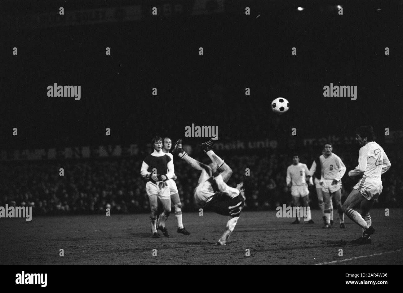 Feyenoord Against Go Ahead 0-0 Wim van Hanegem in Aktion Datum: 28. März 1970 Schlüsselwörter: Sport, Fußball Persönlicher Name: Hanegem, William Institutioneller Name: Feyenoord, Schieß Voran Stockfoto