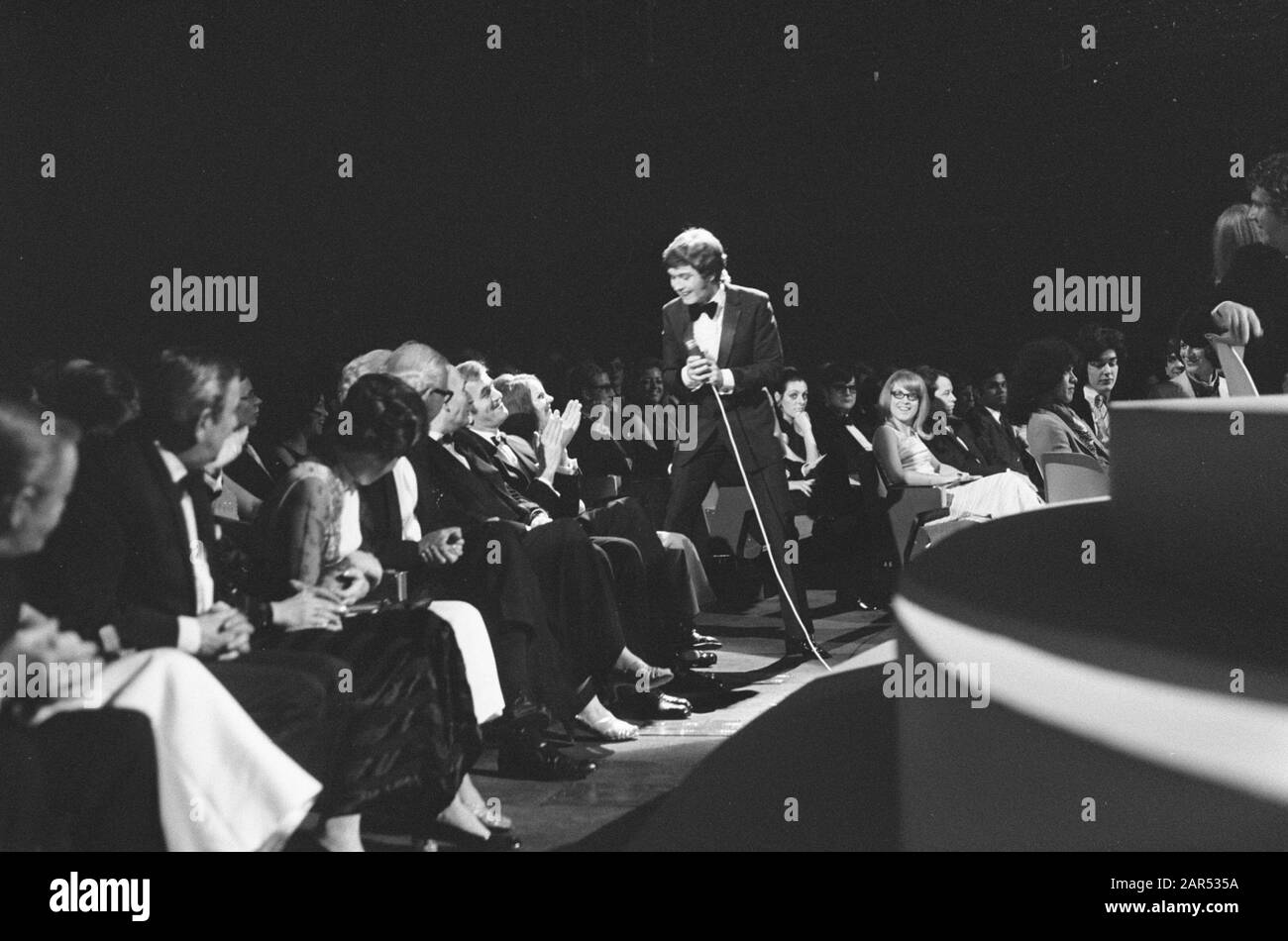 Grand Gala du Disque in RAI Amsterdam. Vincent Edwards Anmerkung: Hatte 1969 einen Hit mit Dankeschön Datum: 27. Februar 1970 Ort: Amsterdam, Noord-Holland persönlicher Name: Edwards, J. Vincent Institutionname: RAI Stockfoto