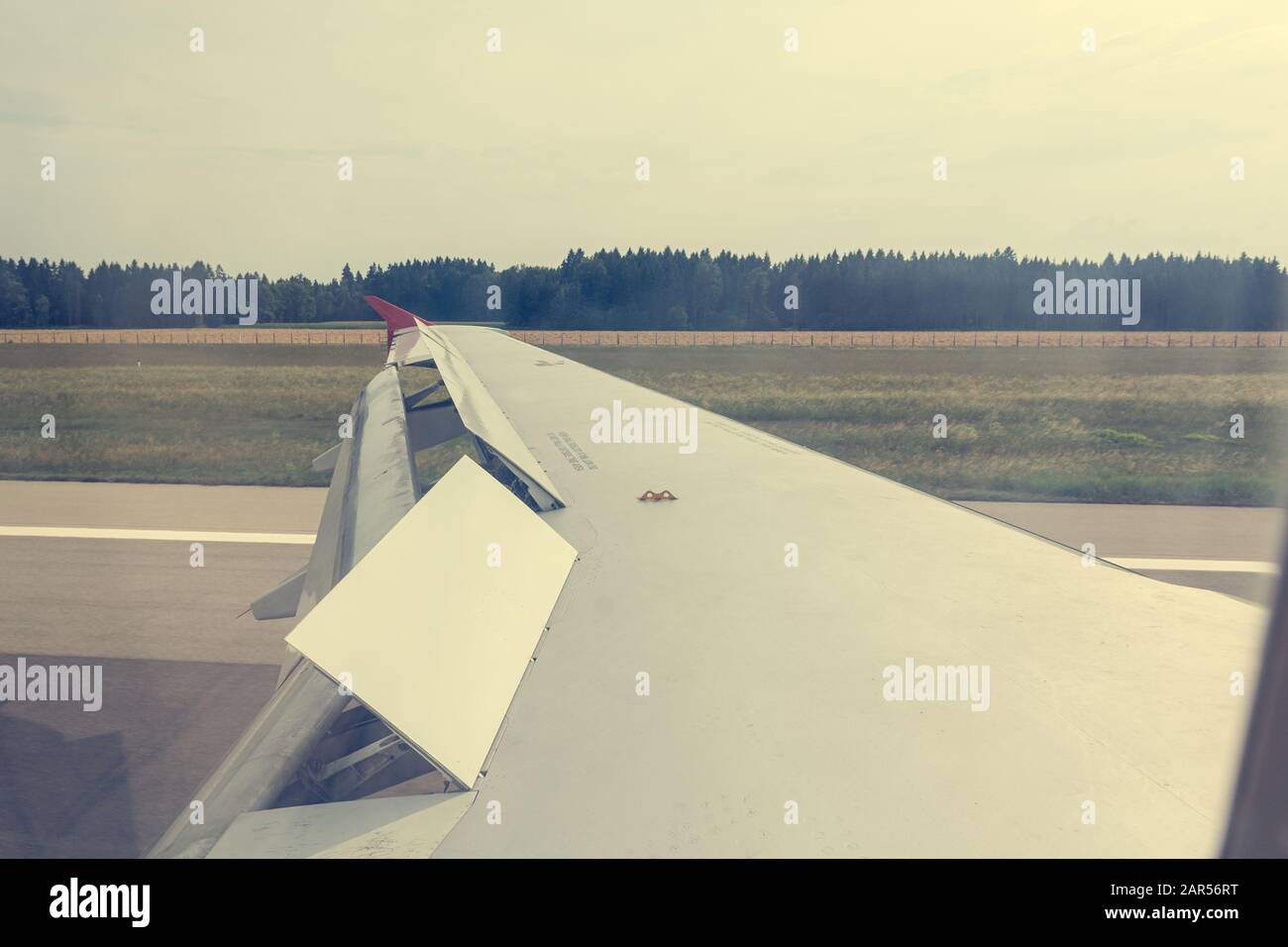 Flugzeuglandung - Blick vom Passanger-Sitz. Stockfoto