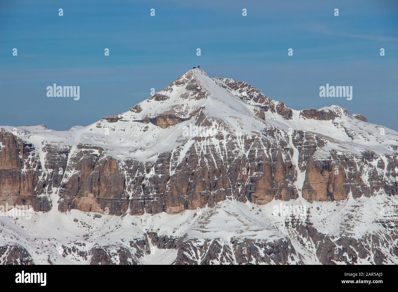Sella Stock piz boe italien Doles Sonnenuntergang Panoramaaussicht blauer Himmel Winterberge Landschaft Wolkenstein Stockfoto