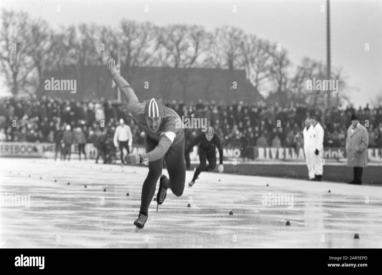 Internationale Skating-Wettbewerbe im Eisstadion Thialf in Heerenveen Ard Schenk u.a. Datum: 21.Dezember 1968 Ort: Friesland, Heerenveen Schlüsselwörter: SKATSEN, COMPETIES, Name der Sportperson: Schenk, Name Der Ard-Einrichtung: Thialf Stockfoto