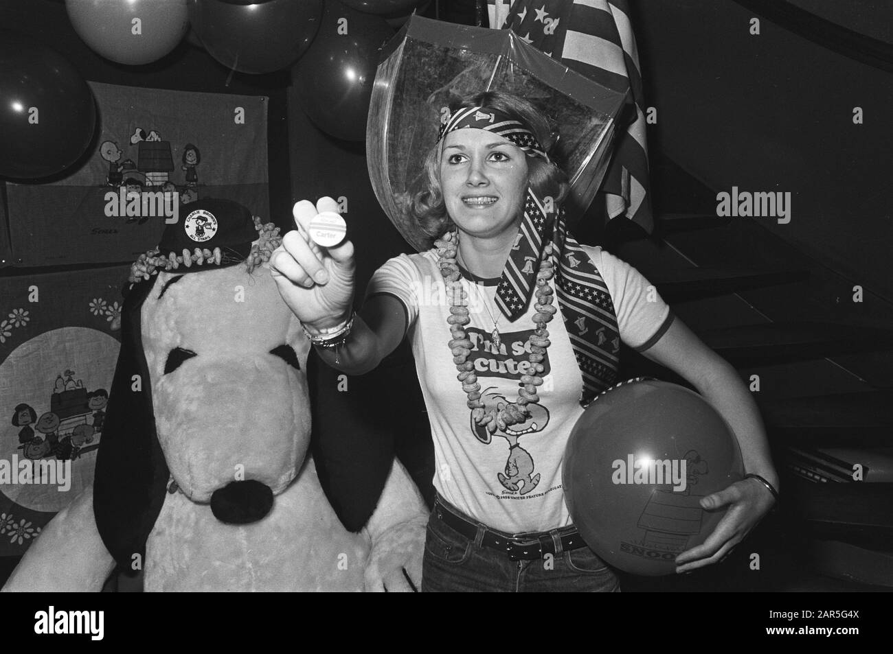 I.V. Nachfolge Carter von Ford Party in Sonesta Hote in Anwesenheit von Snoopy und vielen Peanuts Datum: 19. Januar 1977 Personenname: Ford Stockfoto