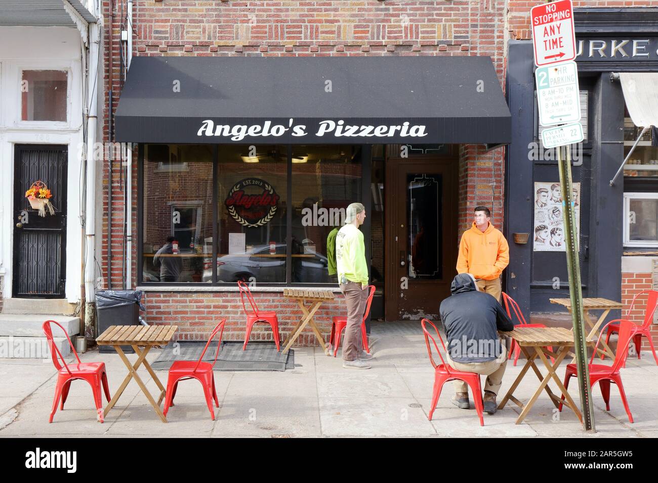 Angelo's Pizzeria, 763 S 9th Street, Philadelphia, PA. Außenansicht eines beliebten Pizza-Shops in Bella Vista Stockfoto
