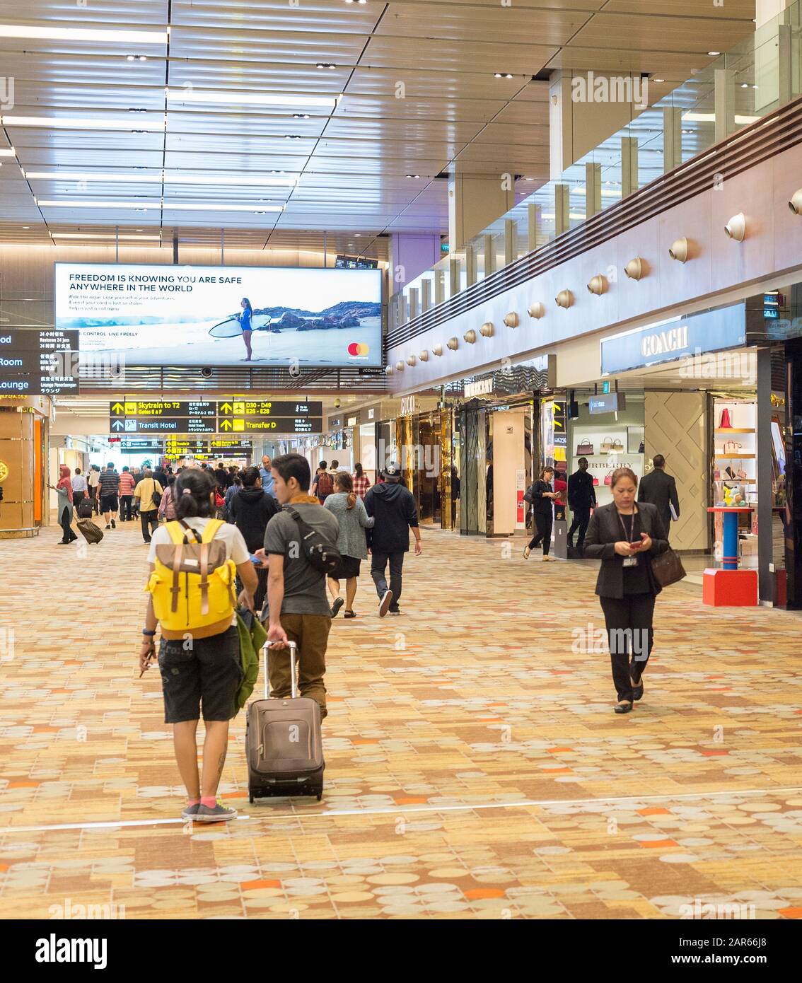 Singapur - Januar 13, 2017: moderne Interieur der Internationale Flughafen Changi in Singapur. Changi Airport dient mehr als 100 Fluggesellschaften, die 6. Stockfoto