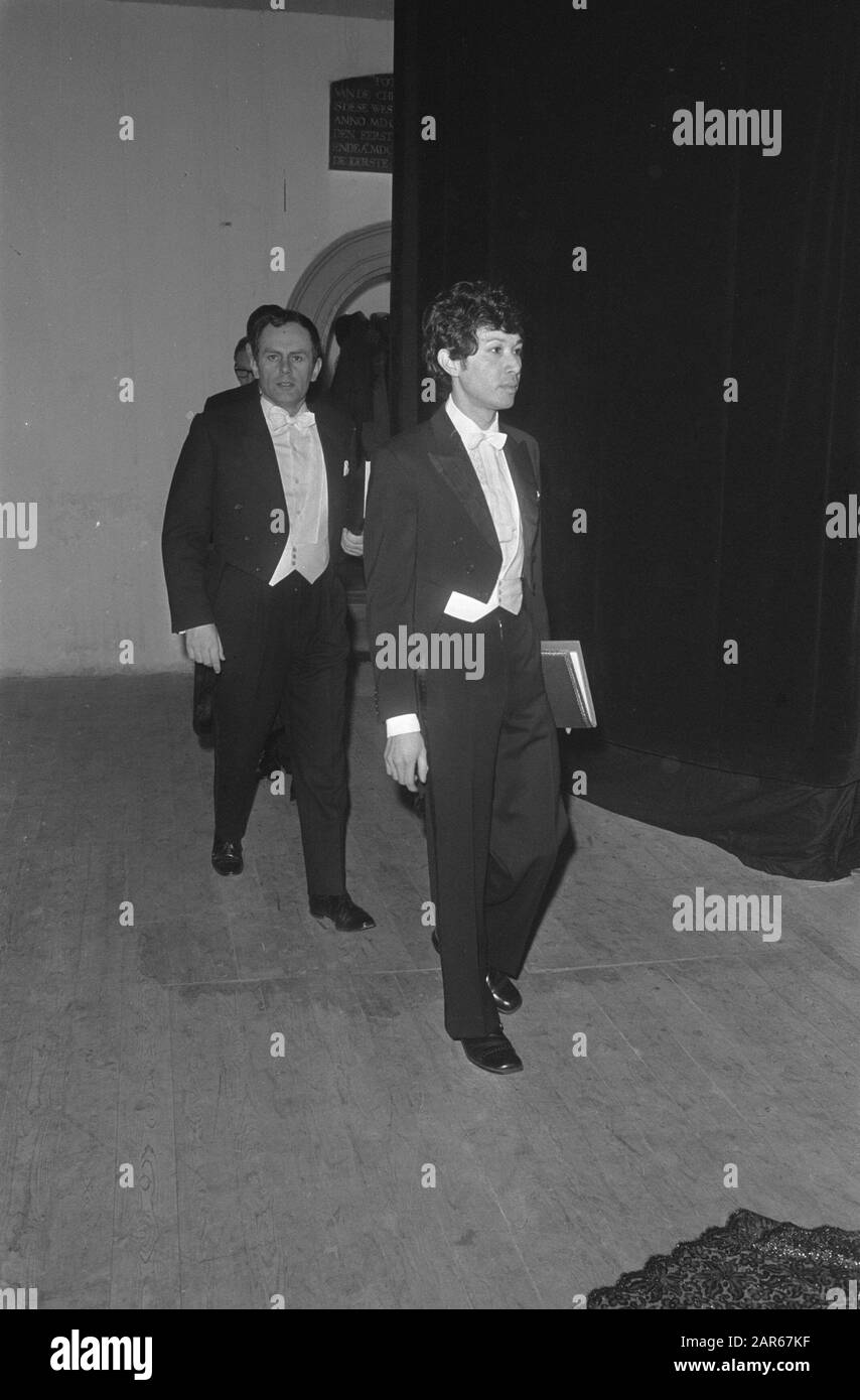 Königliche Gäste bei der Aufführung Messiah van Händel in Westerkerk de Soloists Datum: 19. Dezember 1968 Schlagwörter: Solisten Stockfoto