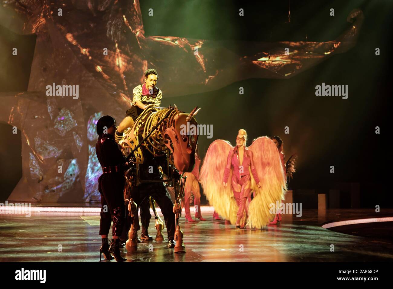 Paris, Frankreich. Januar 2020. Die Welt von Jaleya von Cirque de Paname: Leistung im imaginären Universum der Welt von Jaleya Stockfoto