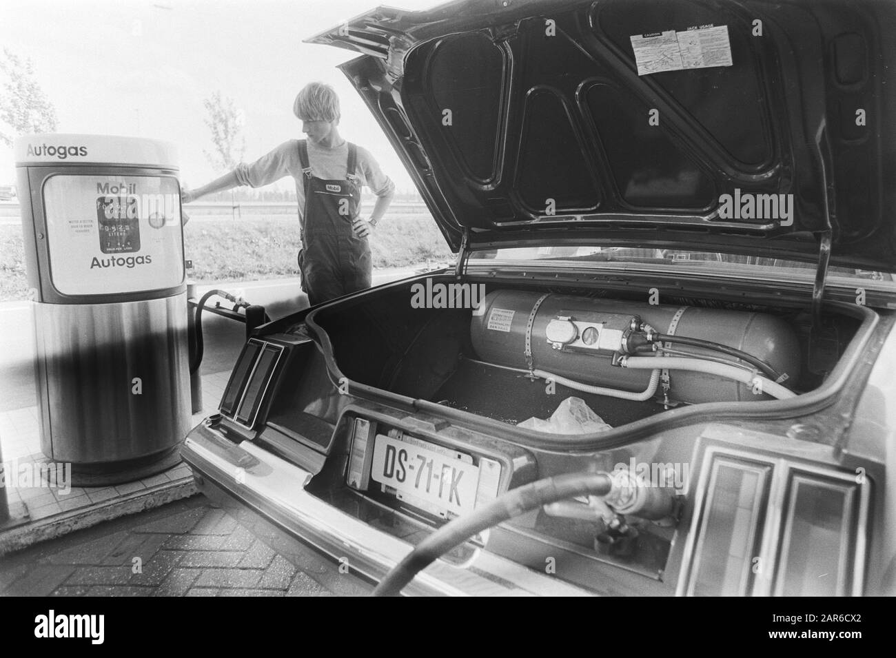 Treibgas-Tankstelle Datum: 10. August 1982 Stichwörter: Tankstellen Stockfoto