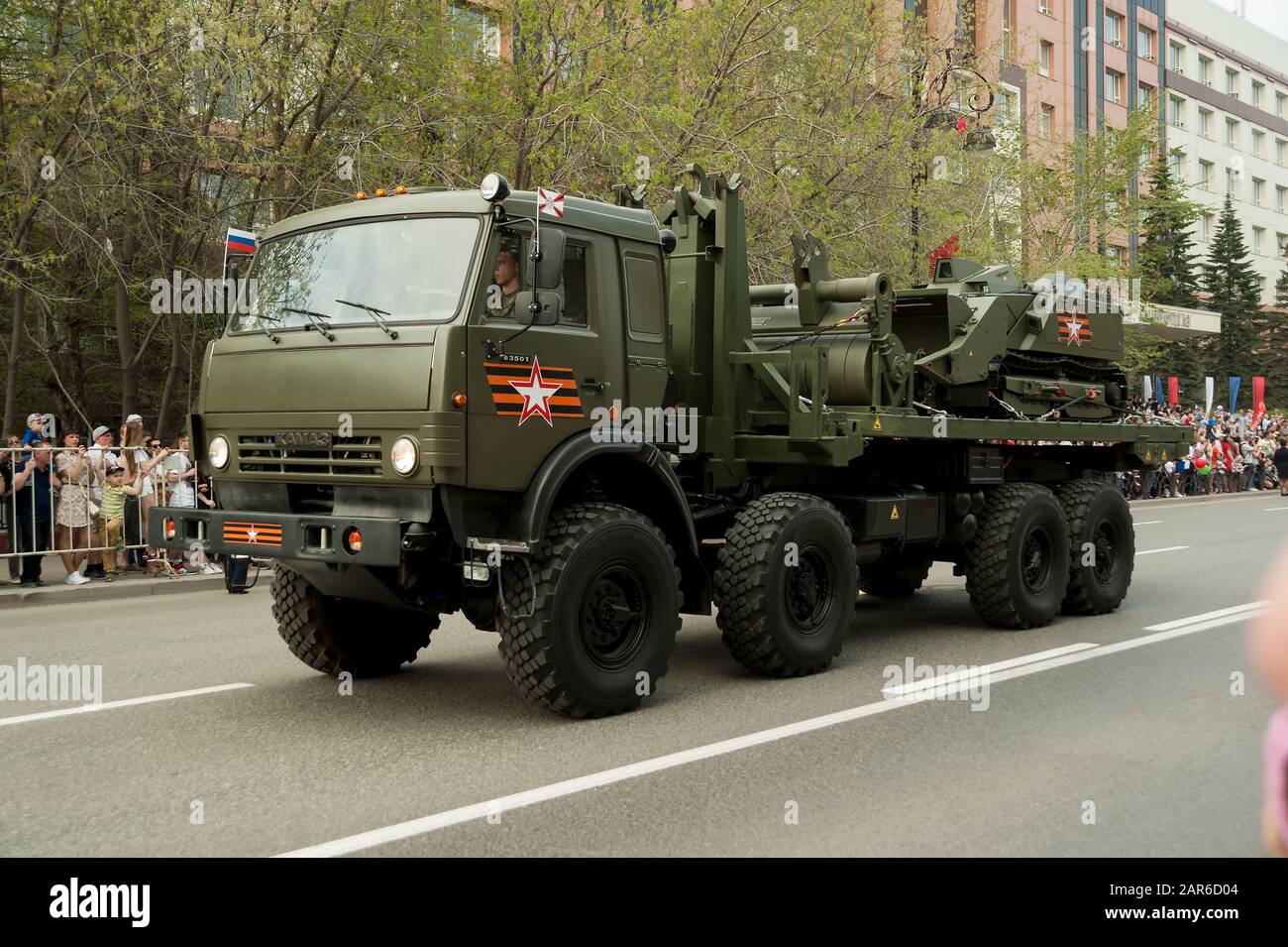 Armee-Lastwagen in Militärparade. Tjumen. Russland Stockfoto