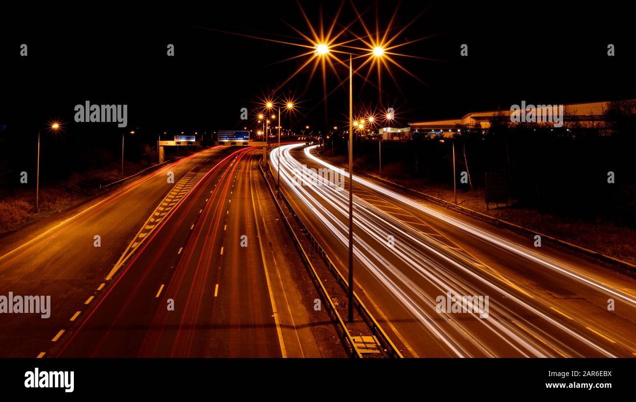 Autobahn-Licht-Trails Stockfoto