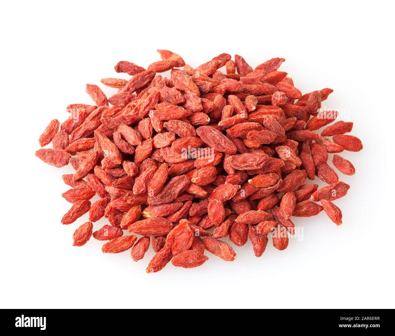 Haufen von Goji-Beeren isoliert auf weißem Hintergrund Stockfoto