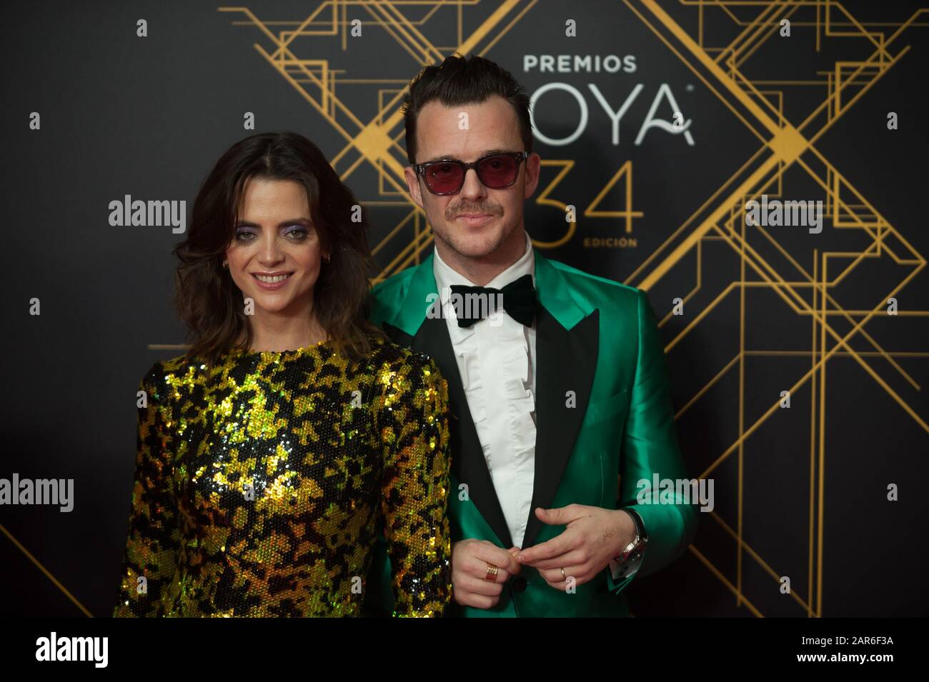 Schauspielerin Macarena Gomez und Auch Comas nehmen an der 34. Ausgabe der Goya Awards Zeremonie der spanischen Filmakademie im Sportpalast Jose Maria Martin Carpena Teil. Stockfoto
