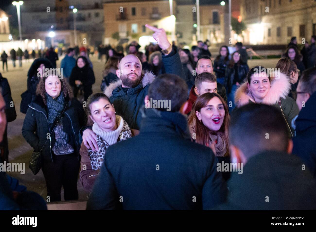 Corigliano Rossano - Matteo Salvini in Kalabrien zur Unterstützung der Kandidaten der Liga für die Regionals in Kalabrien 2020 in Corigliano Rossano, der drittgrößten Stadt Kalabriens. 17/01/2020, Corigliano Rossano, Italien Stockfoto